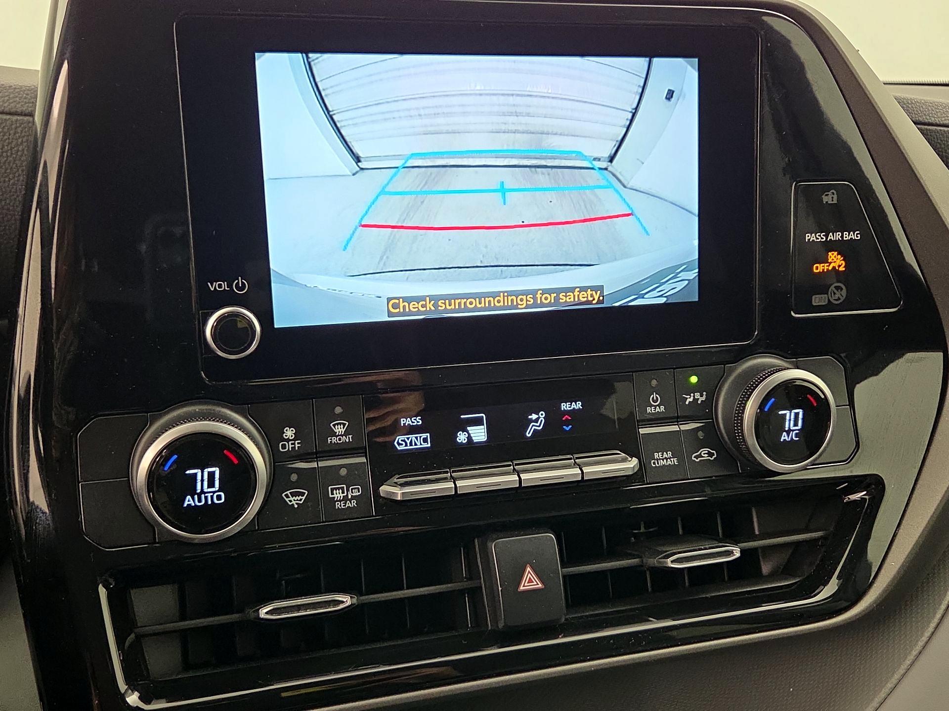 Thumbnail: 2023 Toyota Highlander - 14