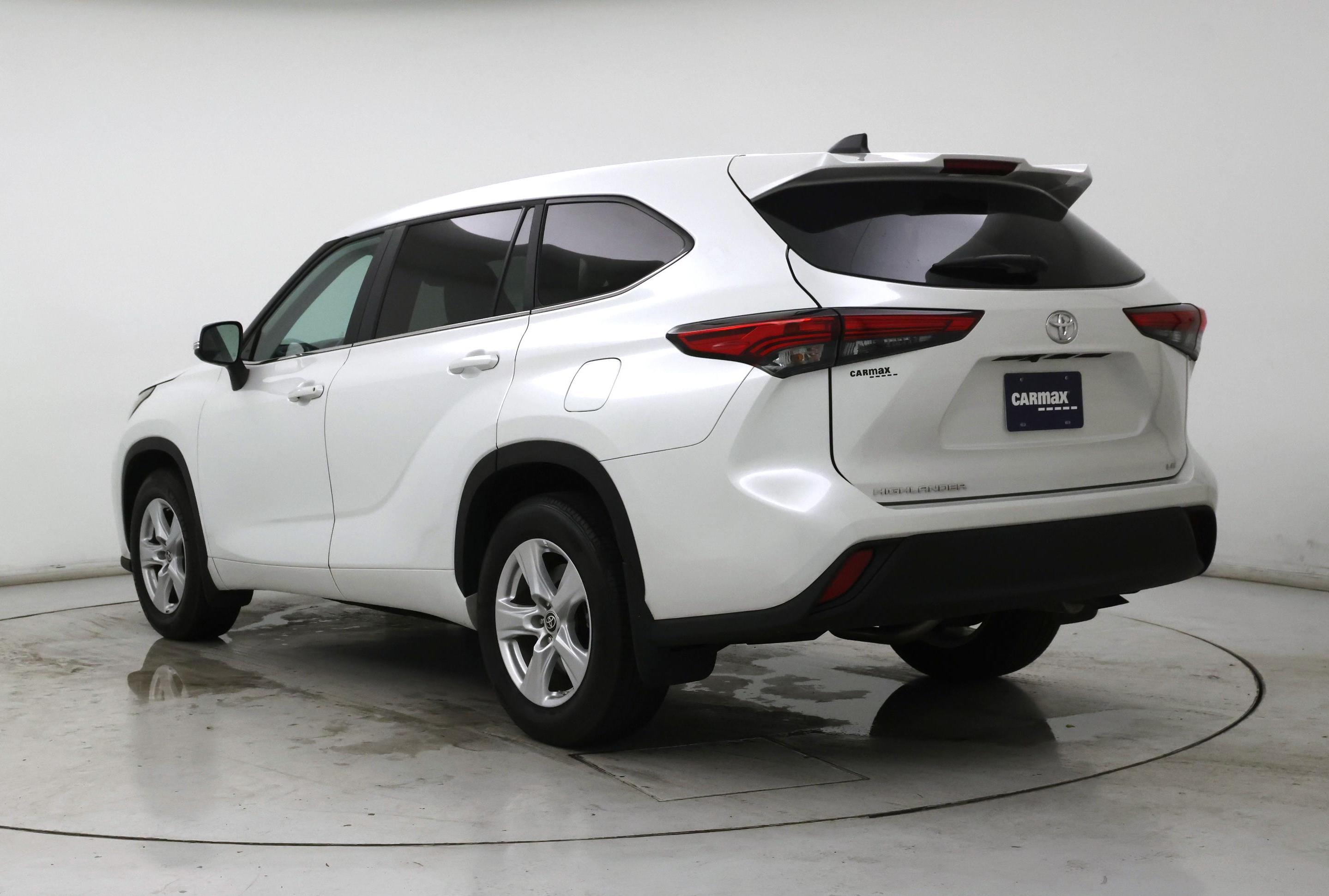 Thumbnail: 2023 Toyota Highlander - 2