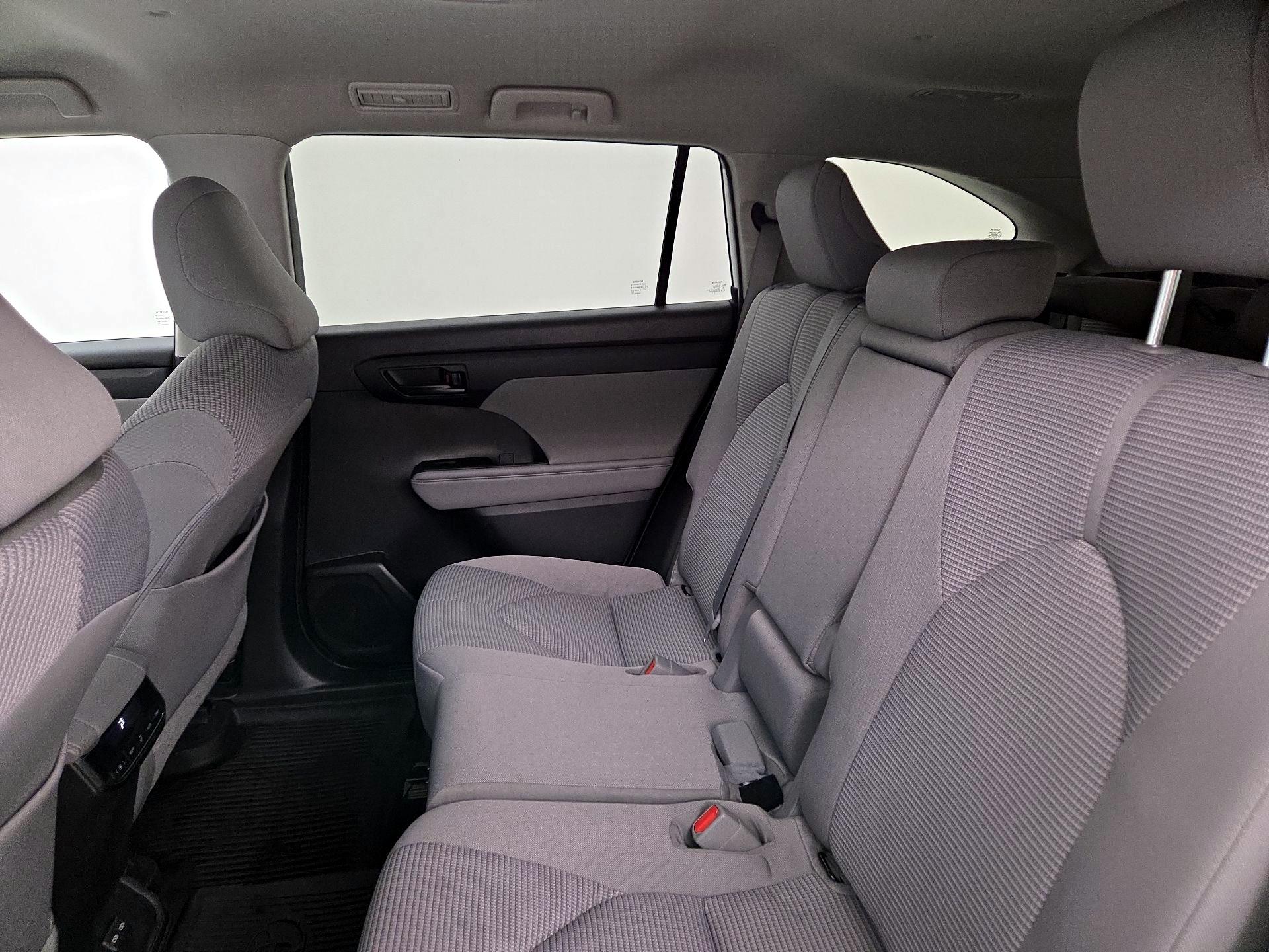 Thumbnail: 2023 Toyota Highlander - 19