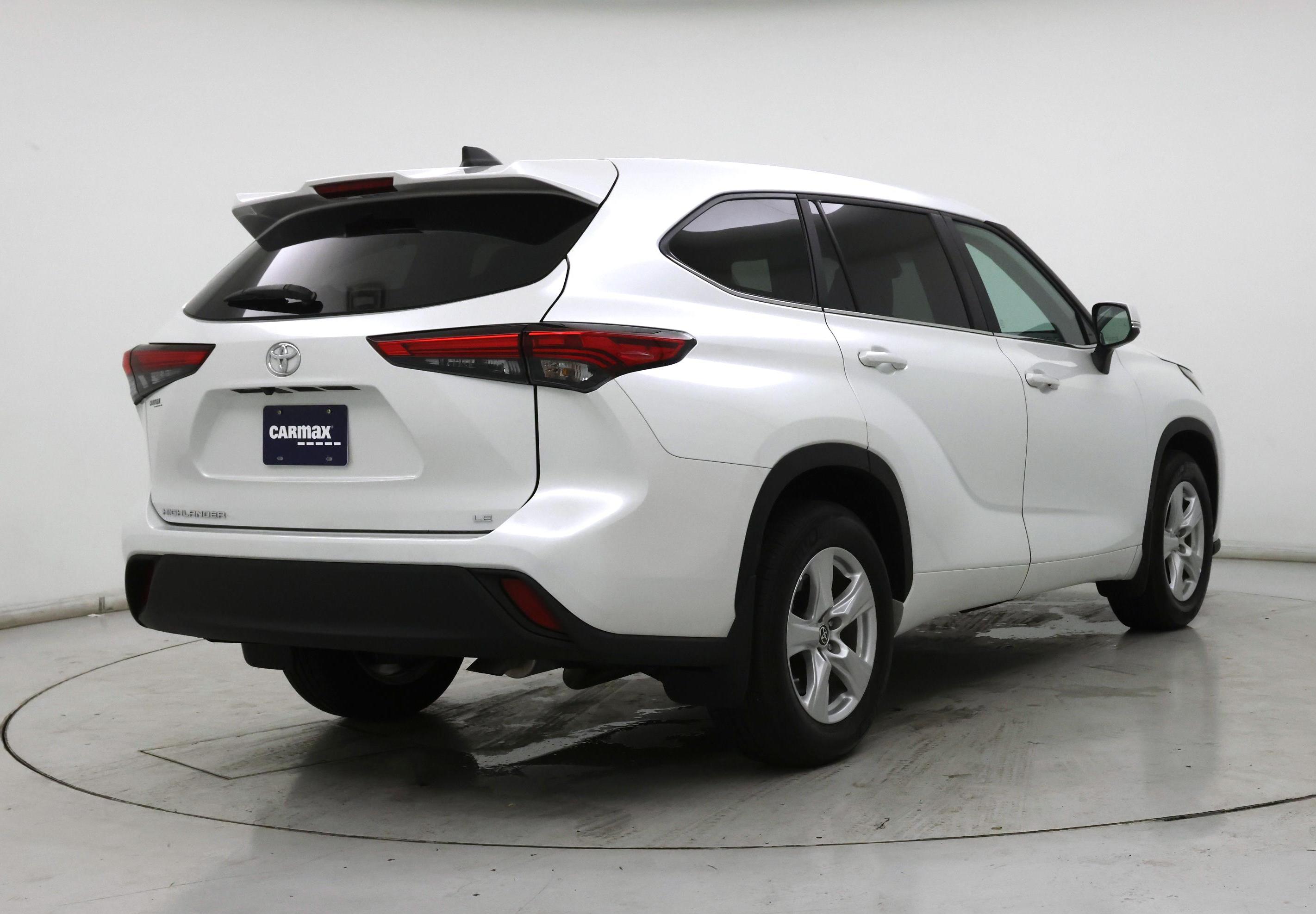 Thumbnail: 2023 Toyota Highlander - 8