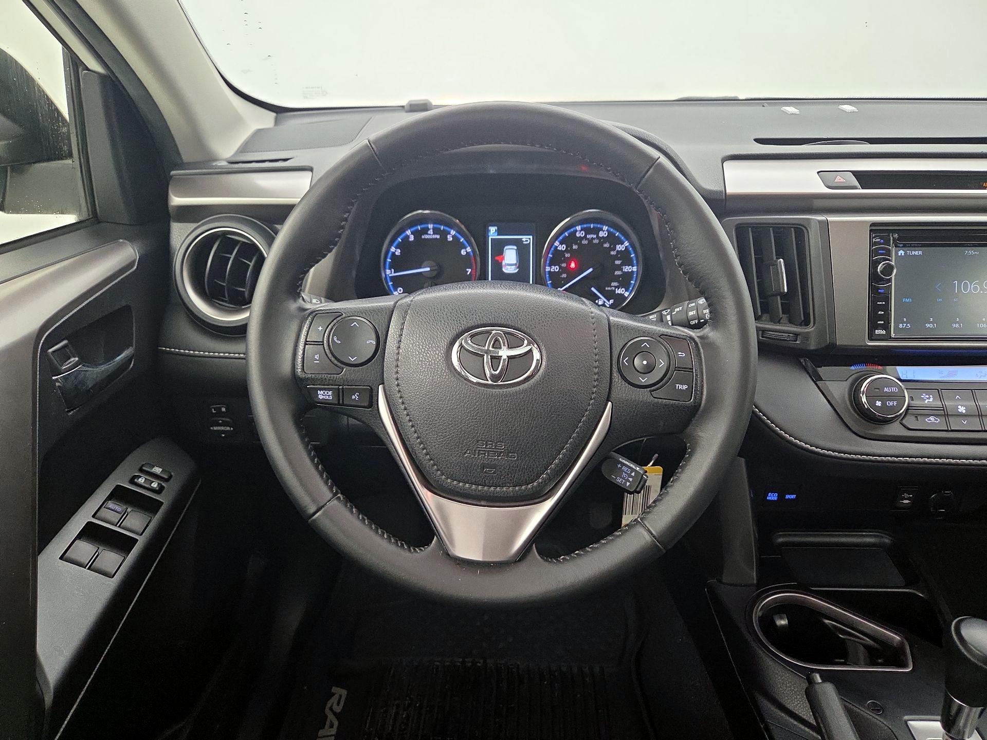 Thumbnail: 2016 Toyota RAV4 - 10