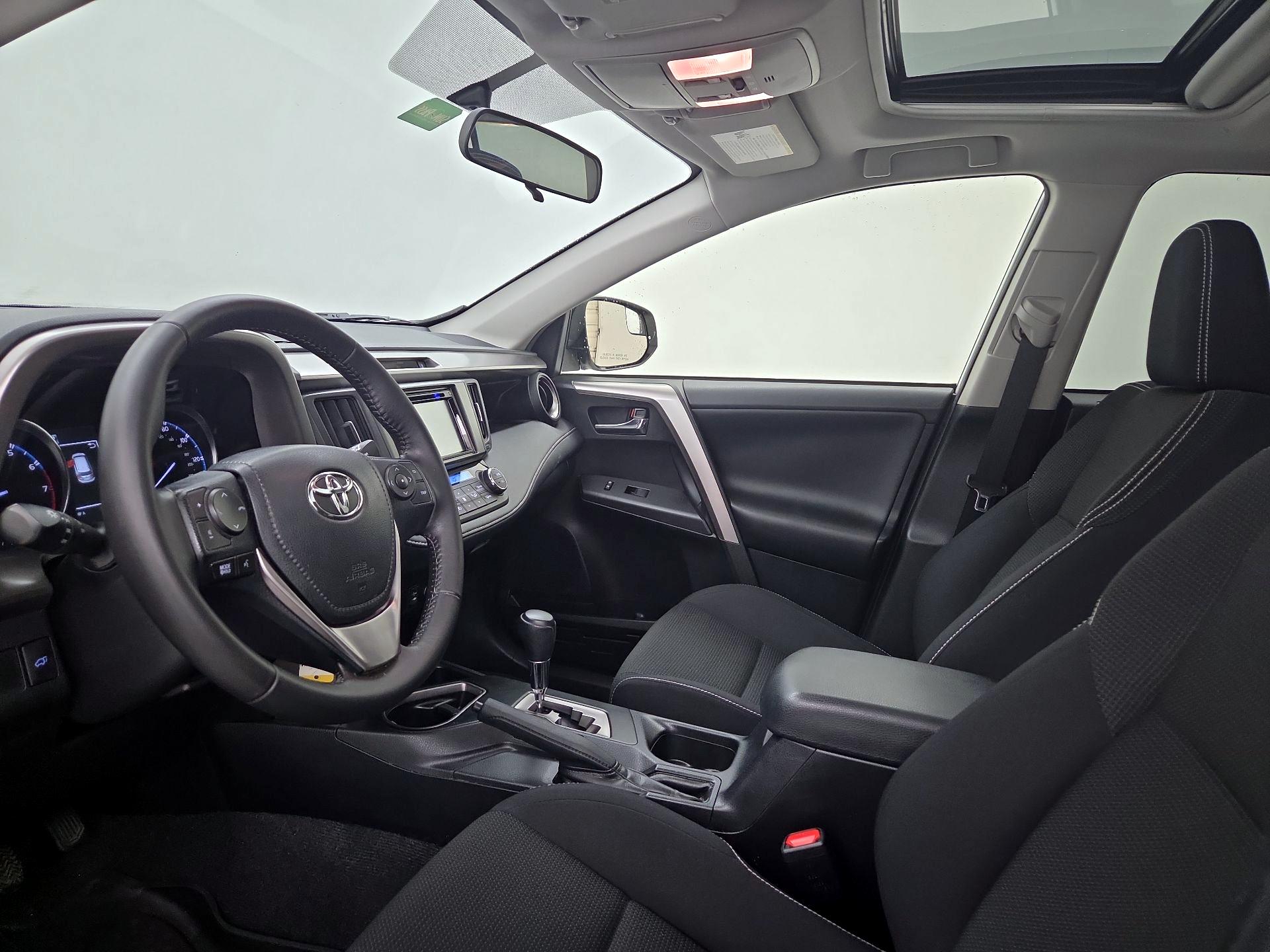 Thumbnail: 2016 Toyota RAV4 - 11