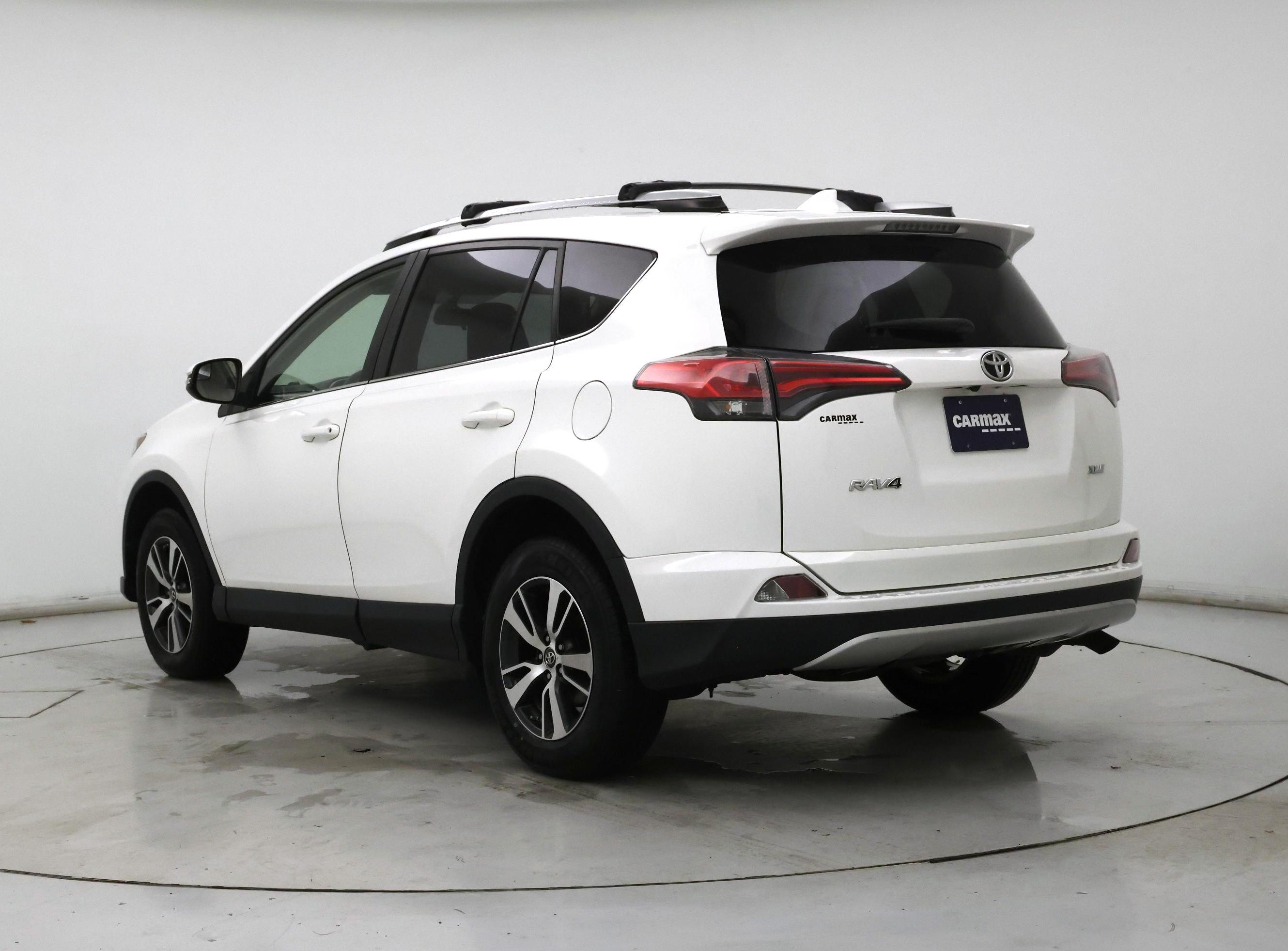 Thumbnail: 2016 Toyota RAV4 - 2