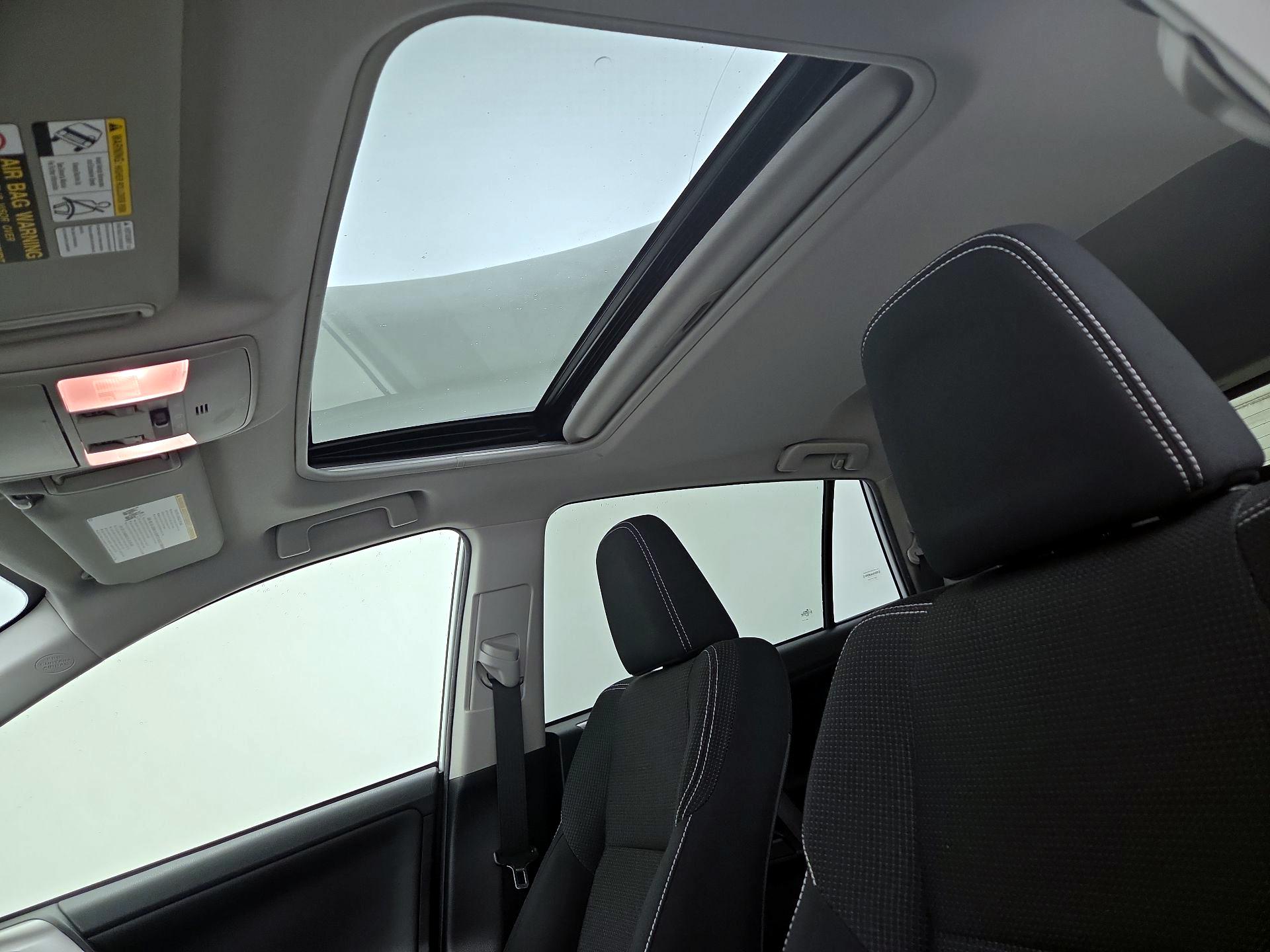 Thumbnail: 2016 Toyota RAV4 - 19