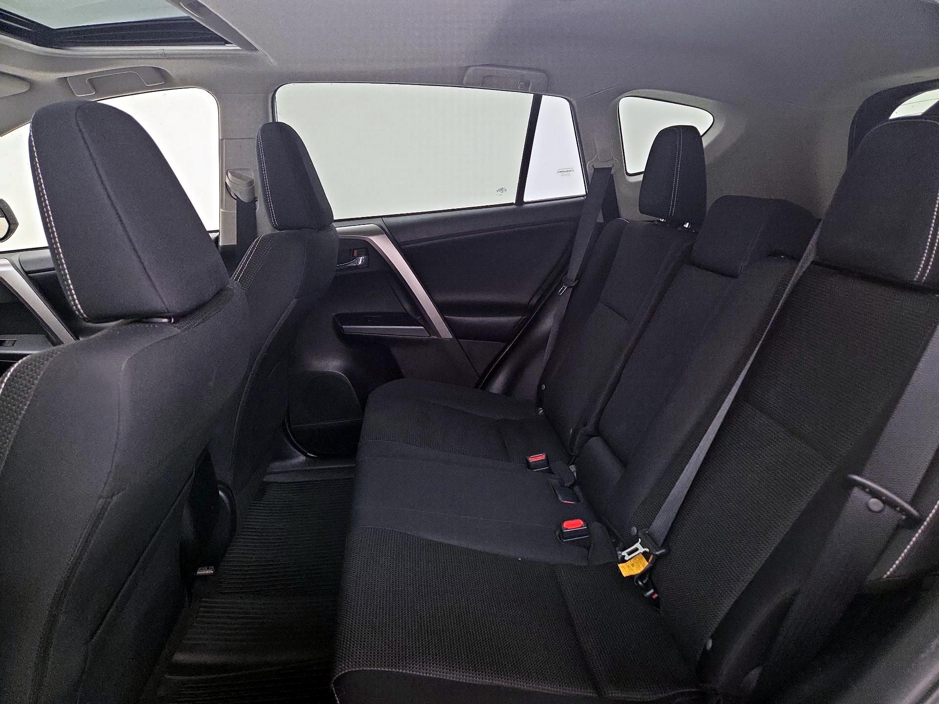 Thumbnail: 2016 Toyota RAV4 - 20