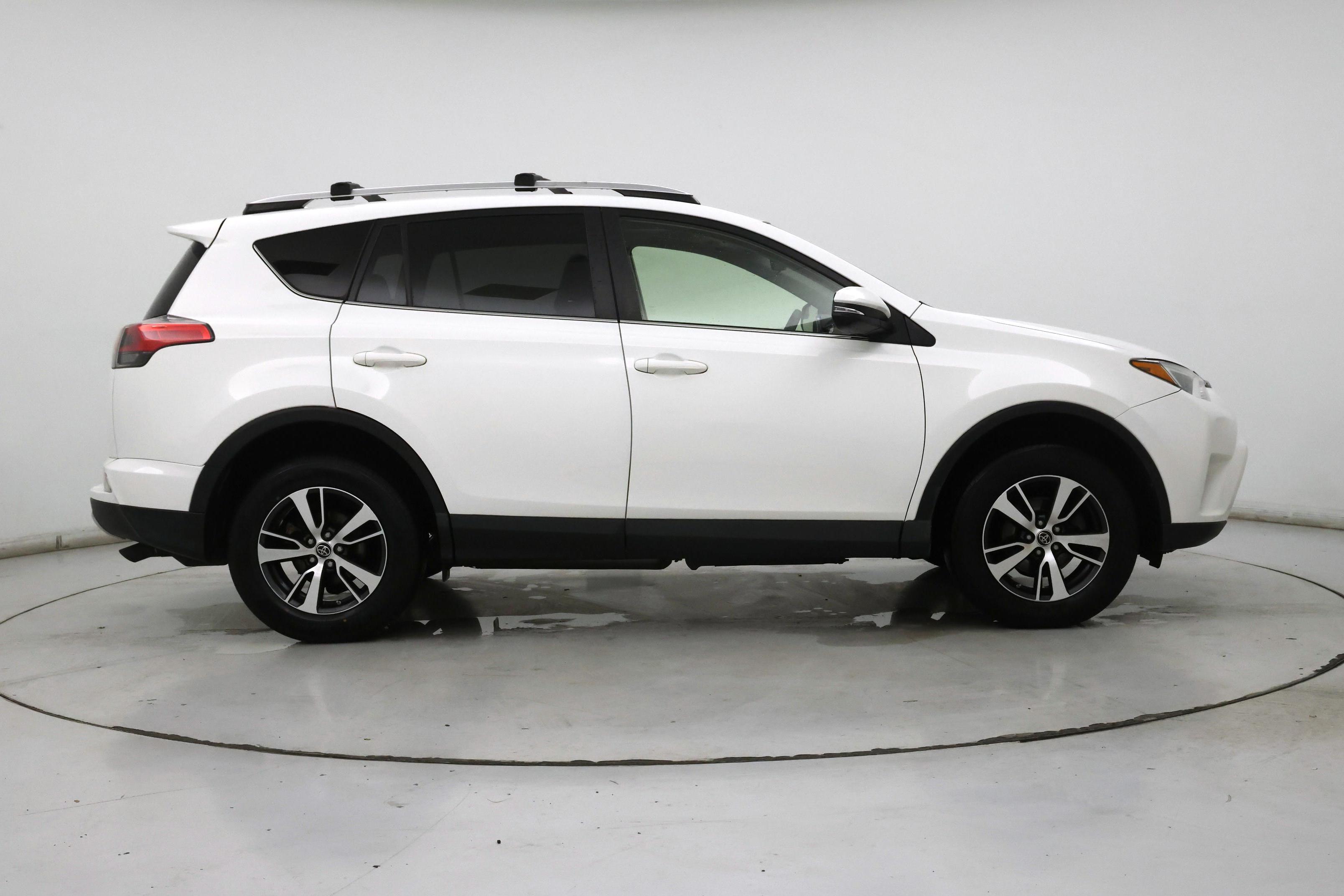 Thumbnail: 2016 Toyota RAV4 - 7