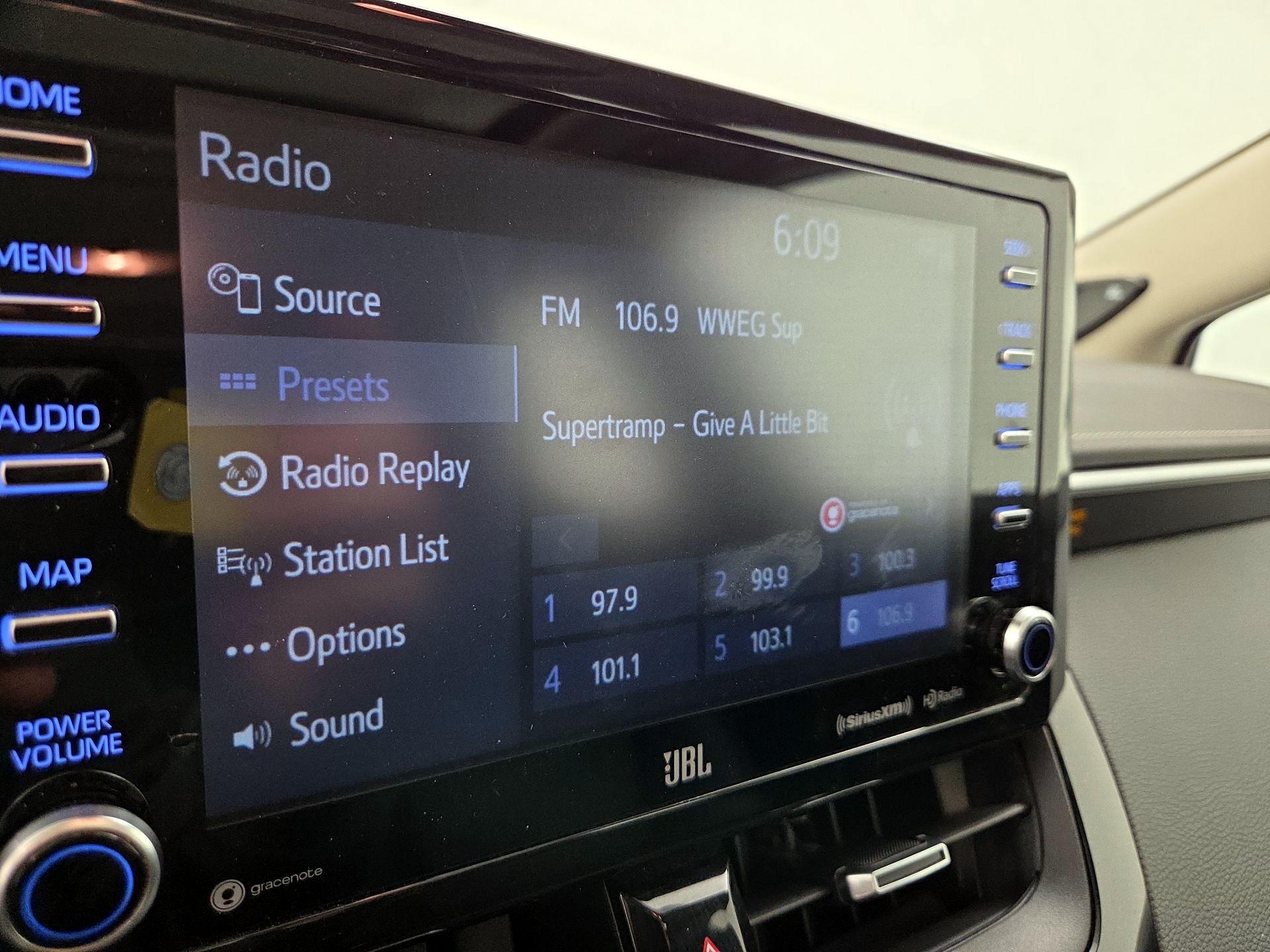 Thumbnail: 2020 Toyota Corolla - 16