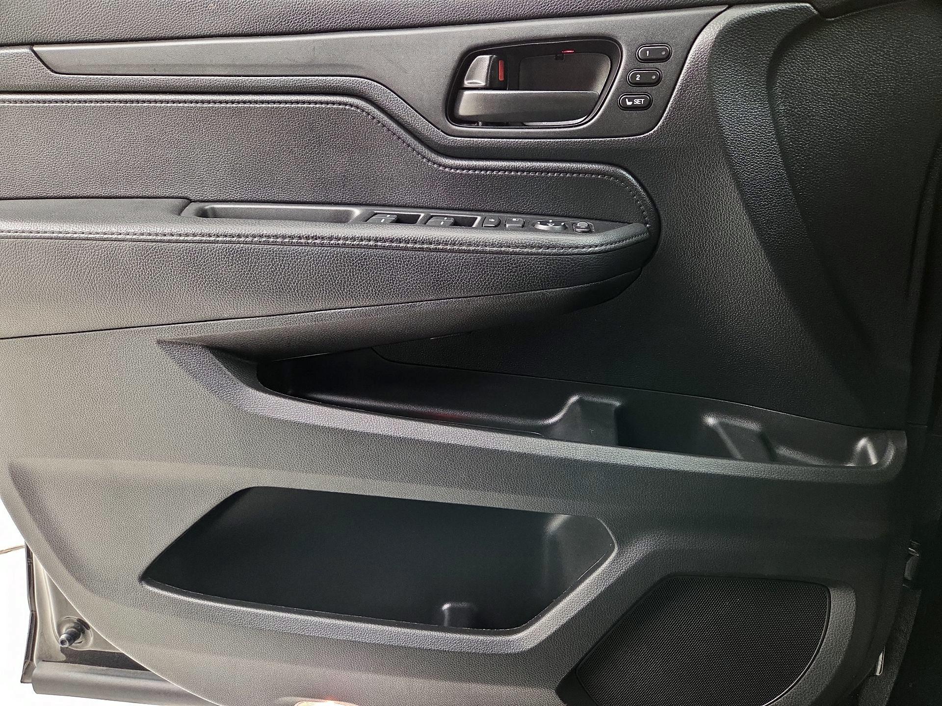 Thumbnail: 2023 Honda Odyssey - 12