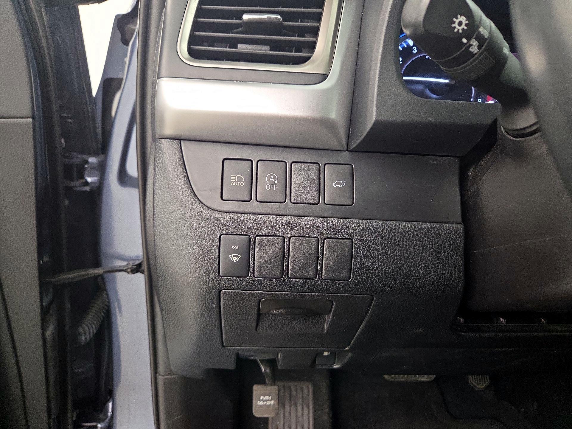 Thumbnail: 2019 Toyota Highlander - 13