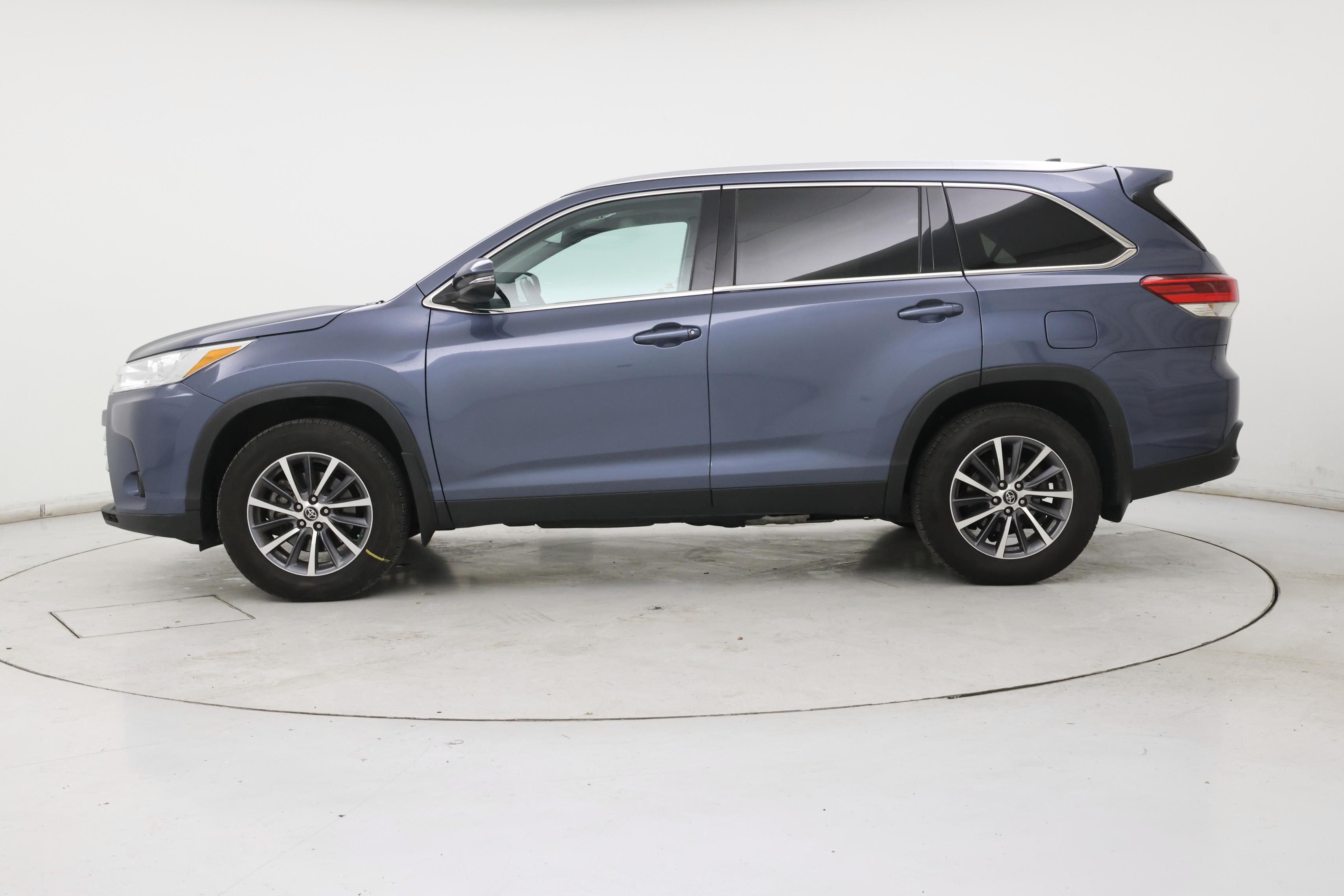 Thumbnail: 2019 Toyota Highlander - 3