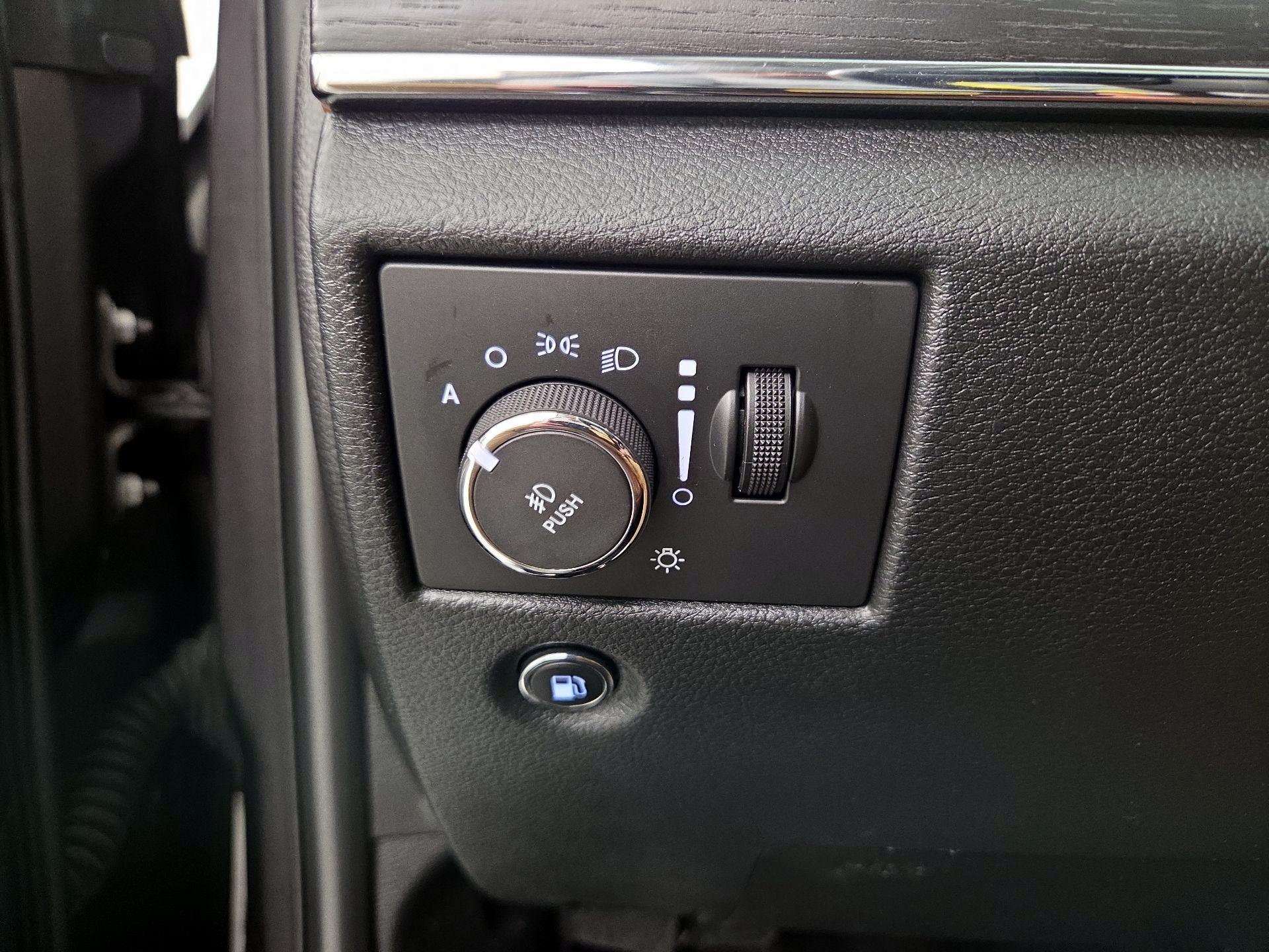 Thumbnail: 2016 Jeep Grand Cherokee - 13