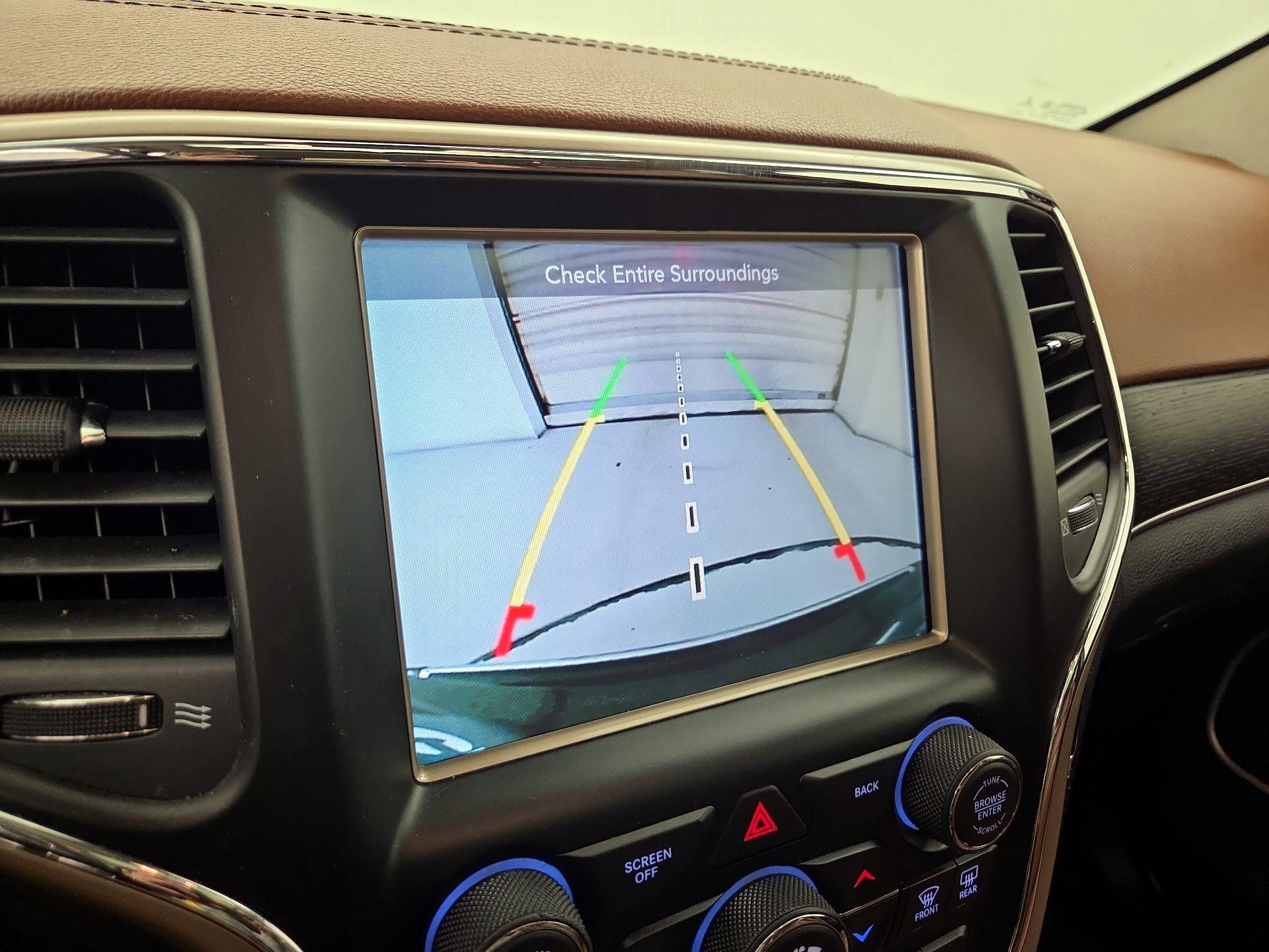 Thumbnail: 2016 Jeep Grand Cherokee - 15