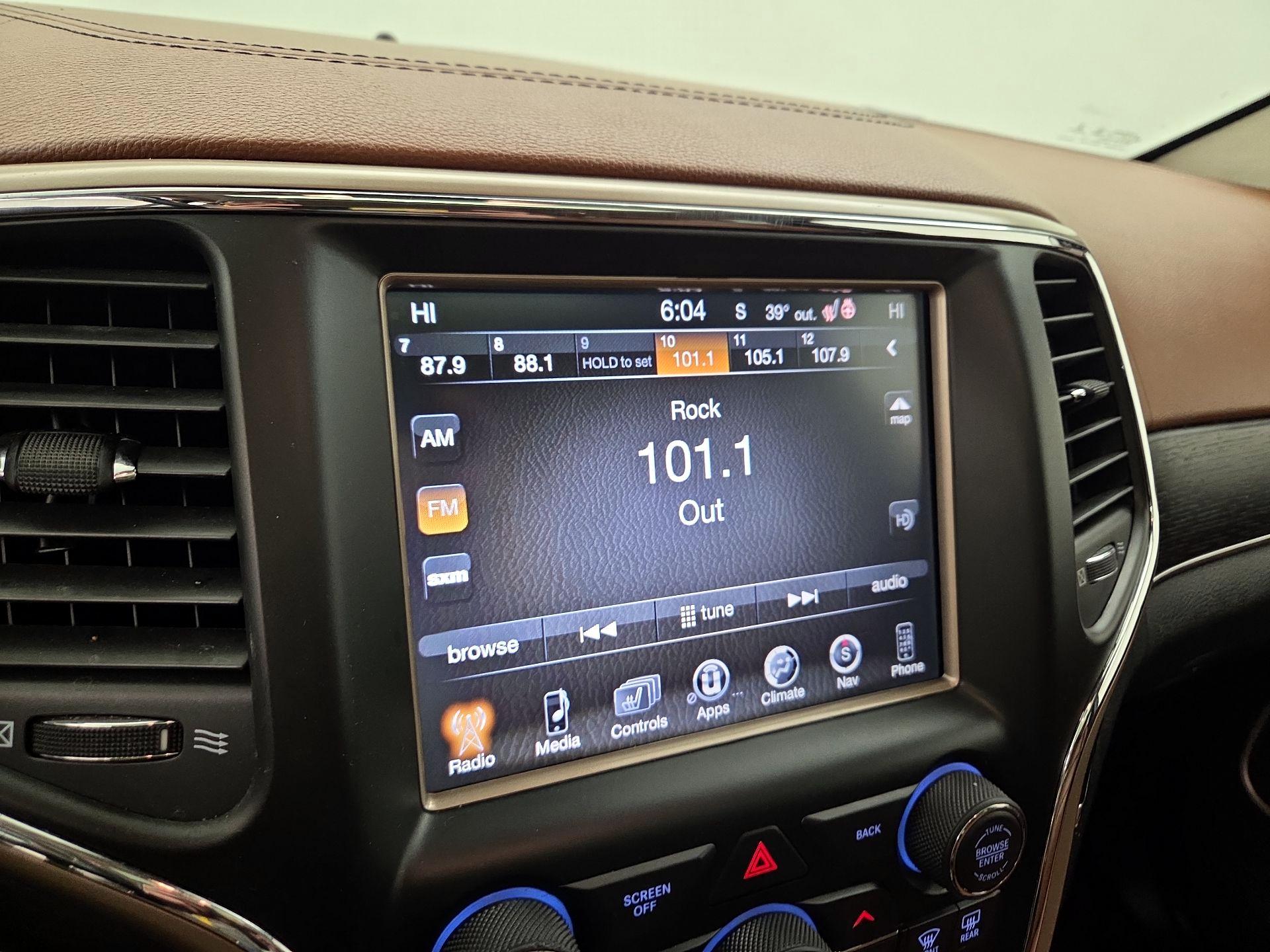 Thumbnail: 2016 Jeep Grand Cherokee - 16