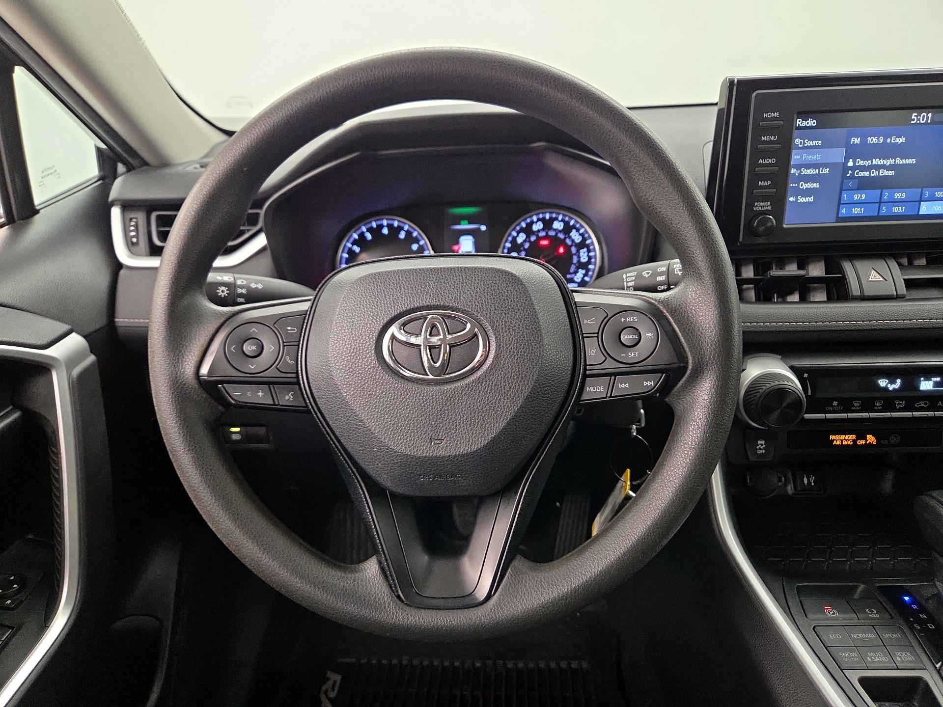 Thumbnail: 2019 Toyota RAV4 - 10