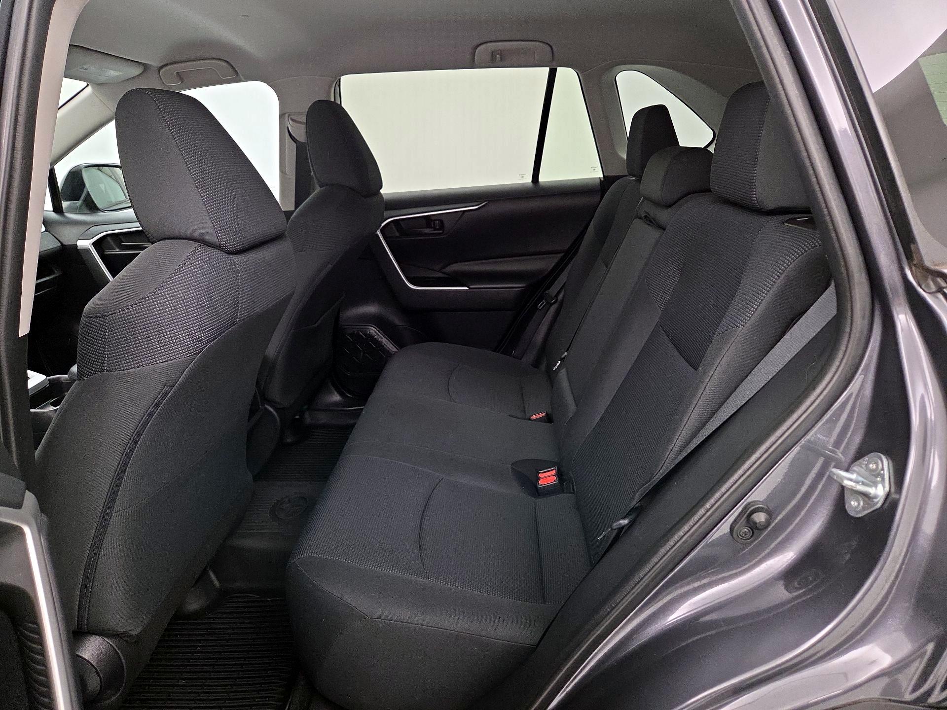 Thumbnail: 2019 Toyota RAV4 - 19