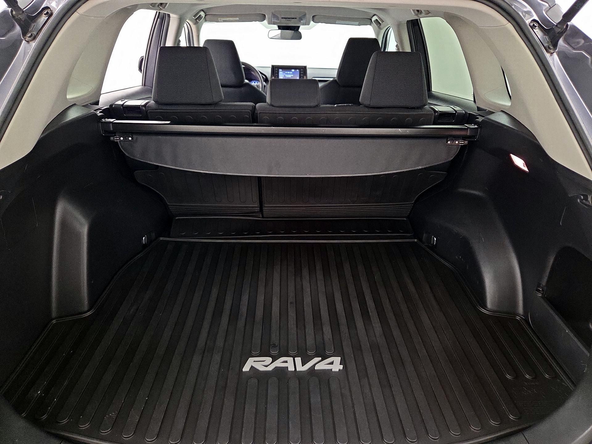 Thumbnail: 2019 Toyota RAV4 - 20