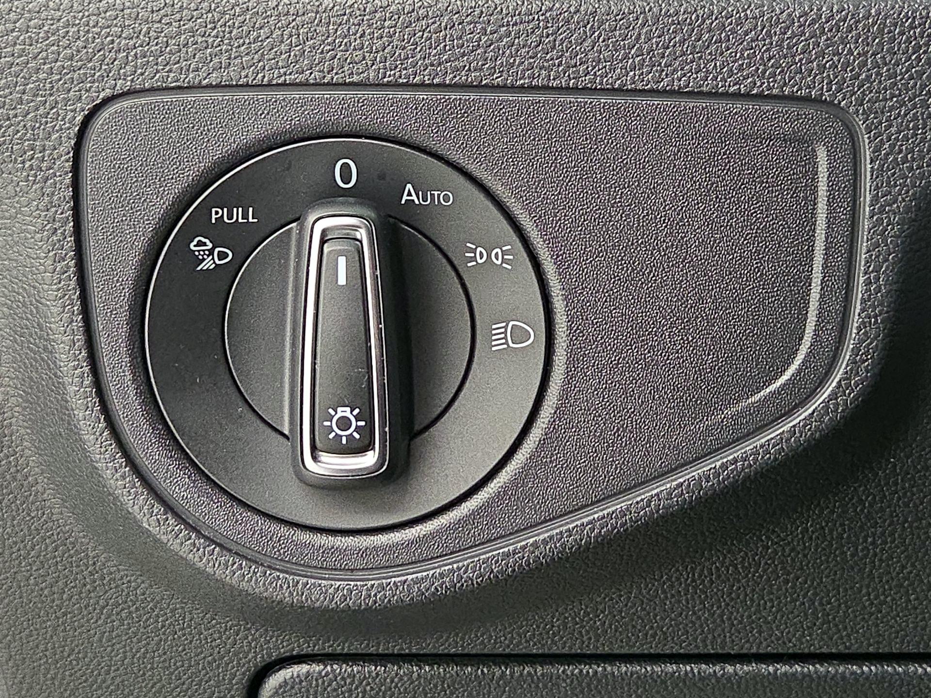 Thumbnail: 2021 Volkswagen Atlas - 13