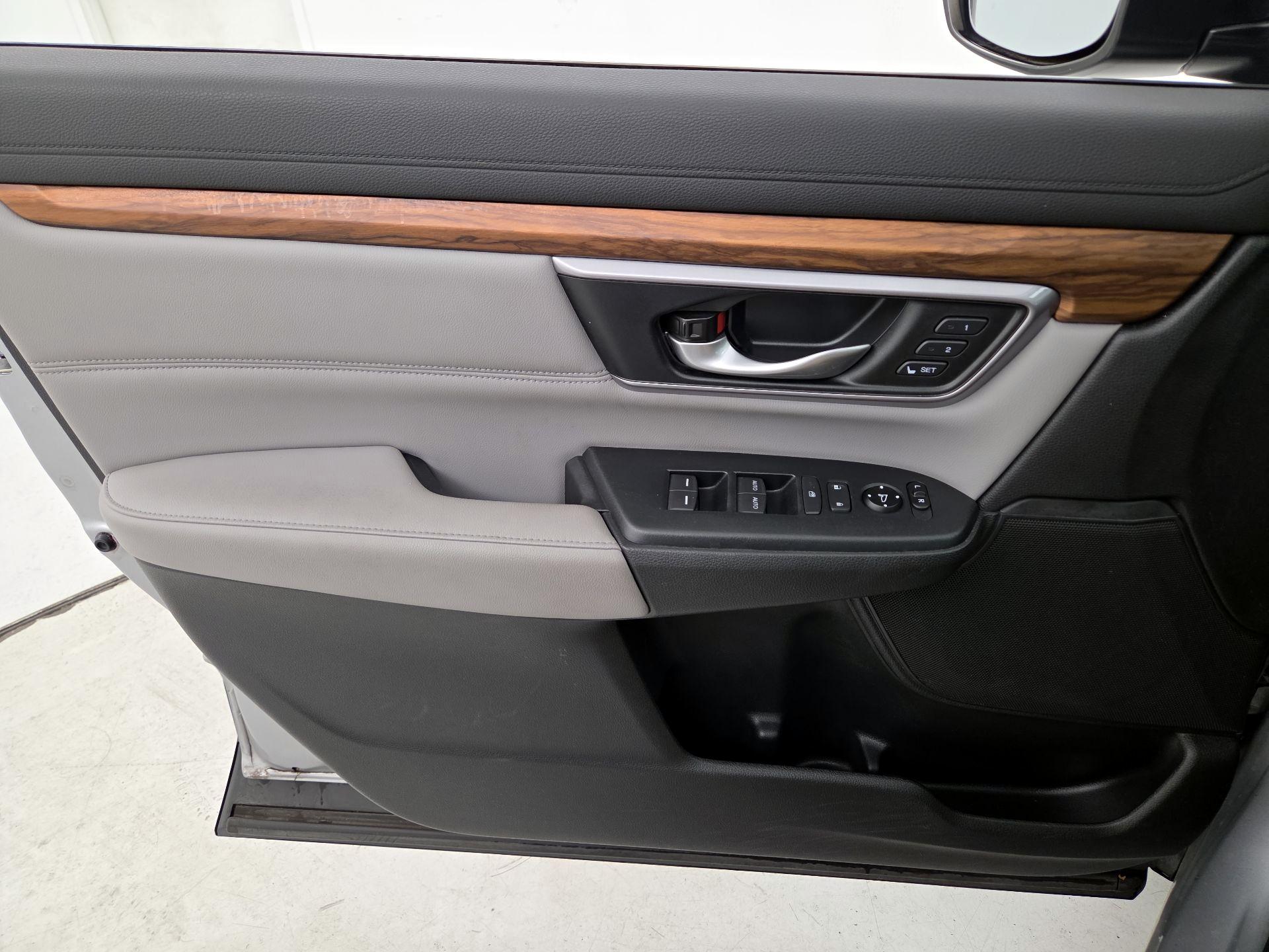 Thumbnail: 2017 Honda CR-V - 12