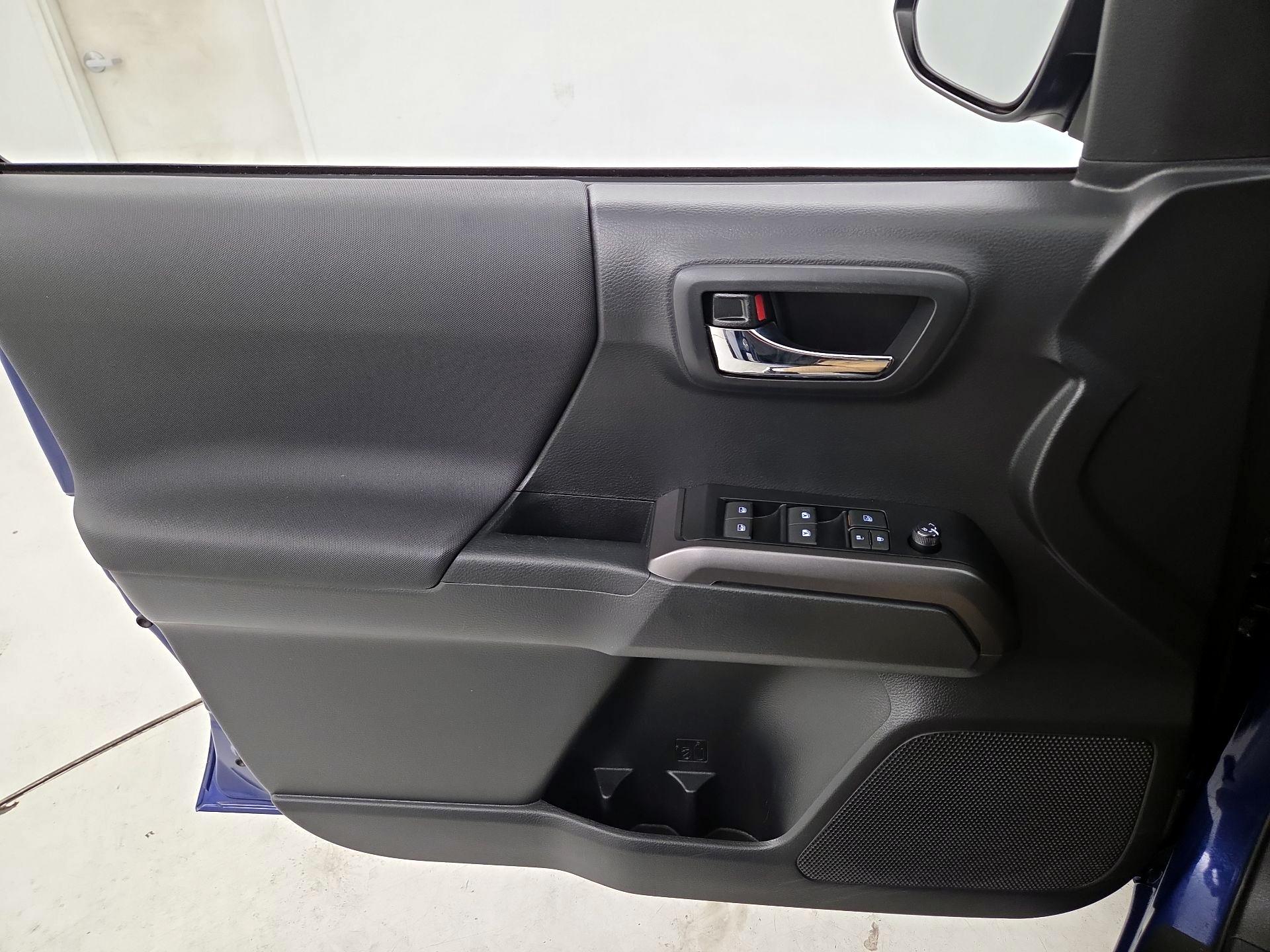 Thumbnail: 2023 Toyota Tacoma - 12