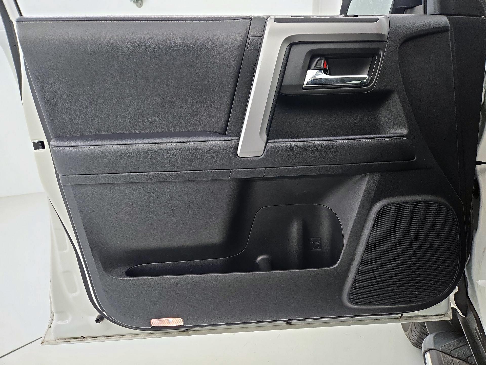 Thumbnail: 2020 Toyota 4Runner - 12