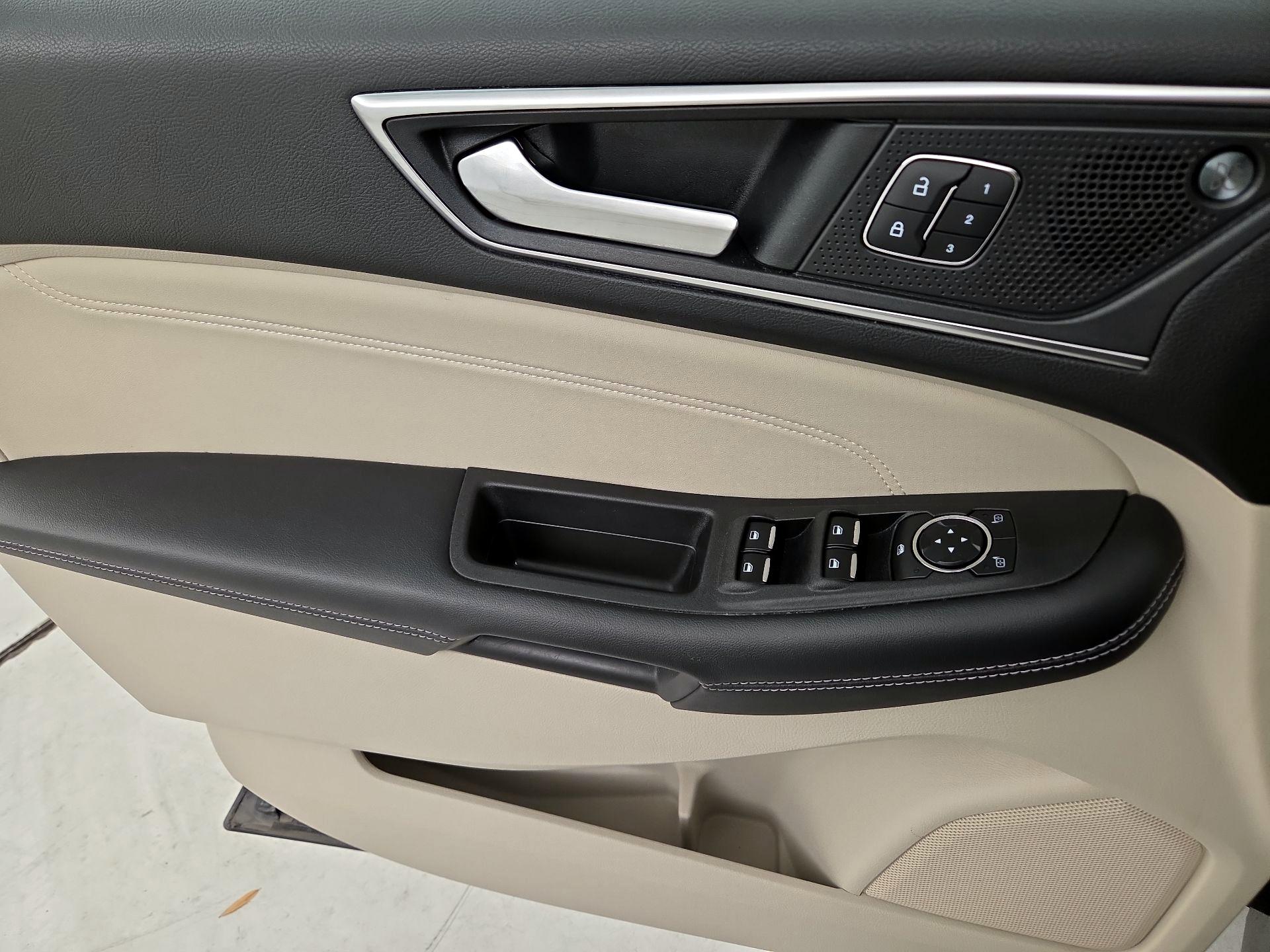 Thumbnail: 2022 Ford Edge - 12