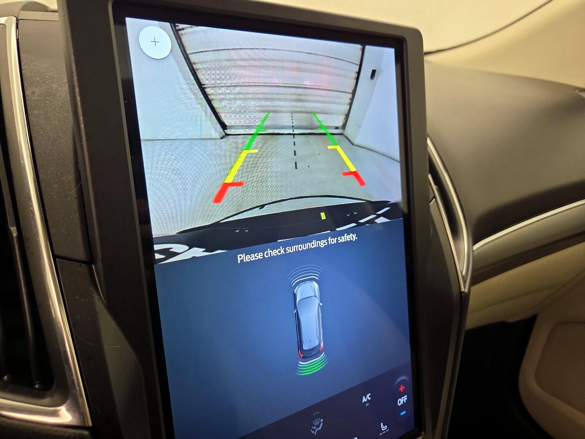 Thumbnail: 2022 Ford Edge - 14