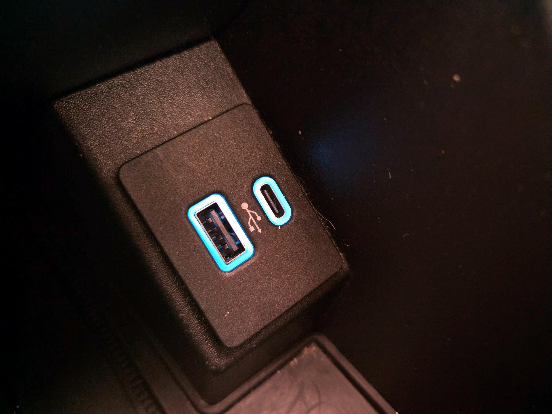 Thumbnail: 2022 Ford Edge - 18