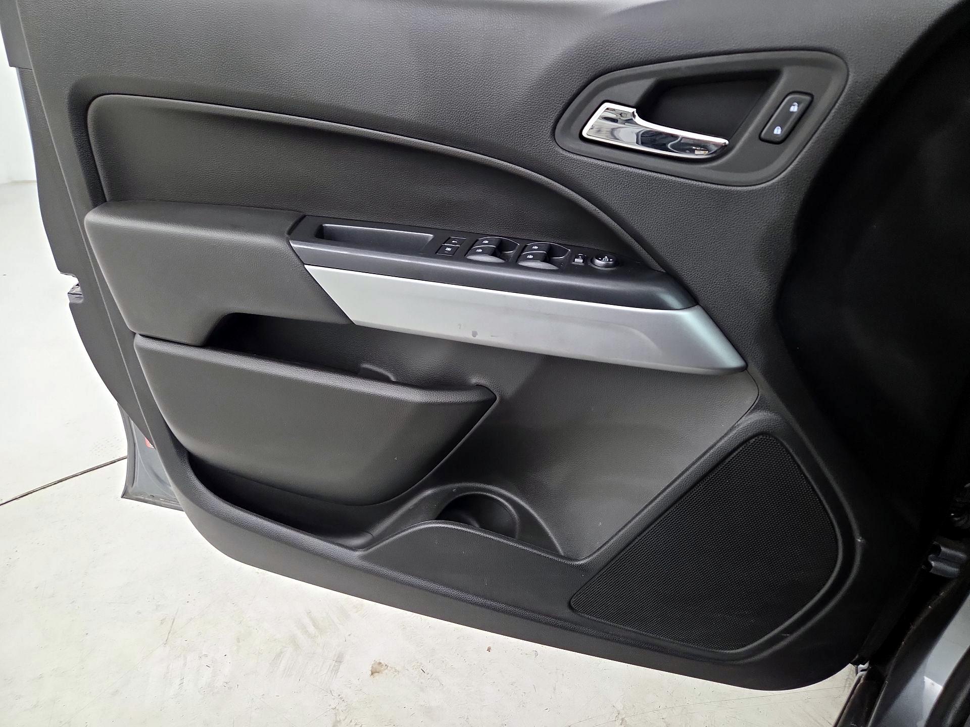 Thumbnail: 2022 Chevrolet Colorado - 12