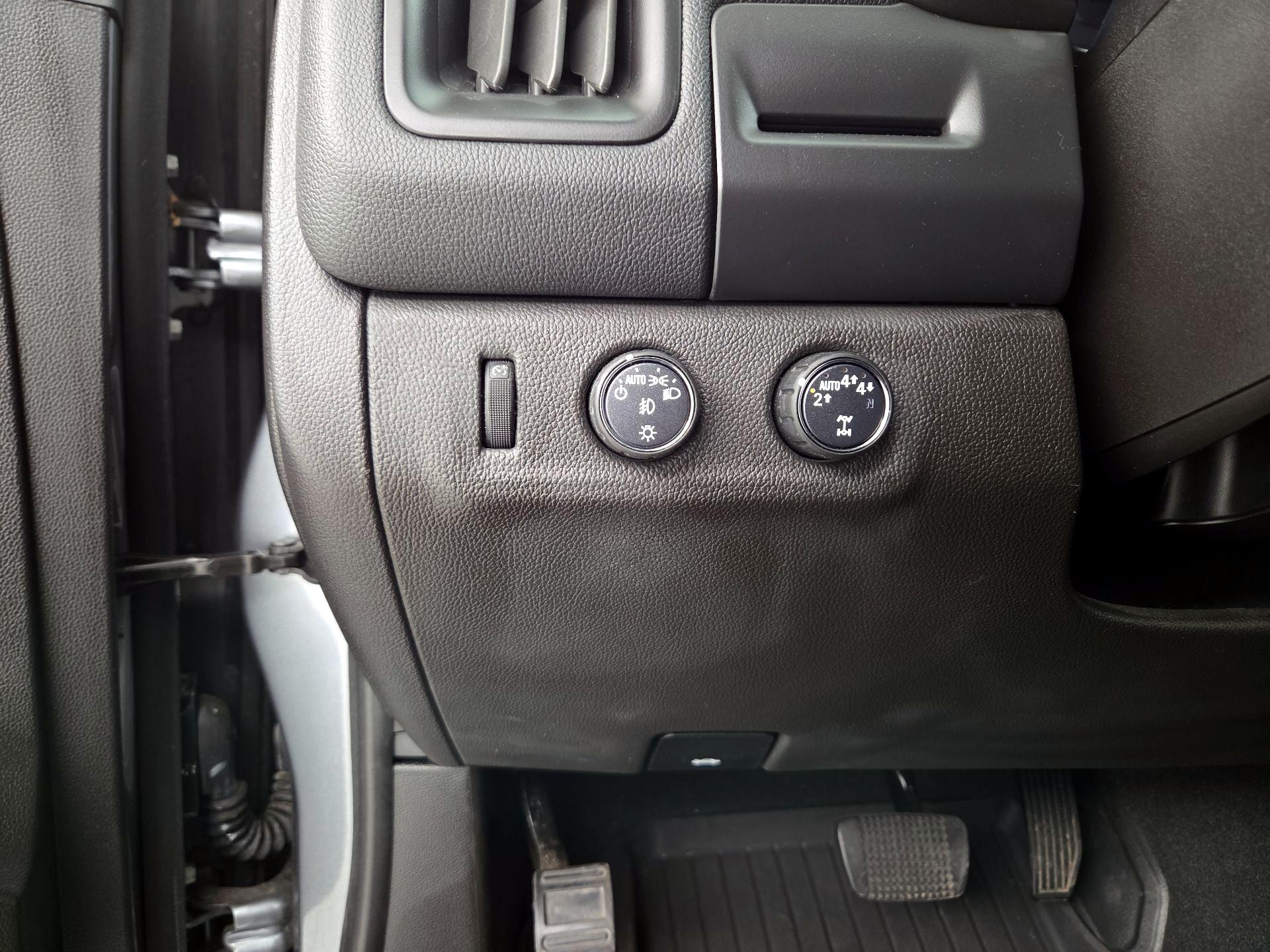 Thumbnail: 2022 Chevrolet Colorado - 13