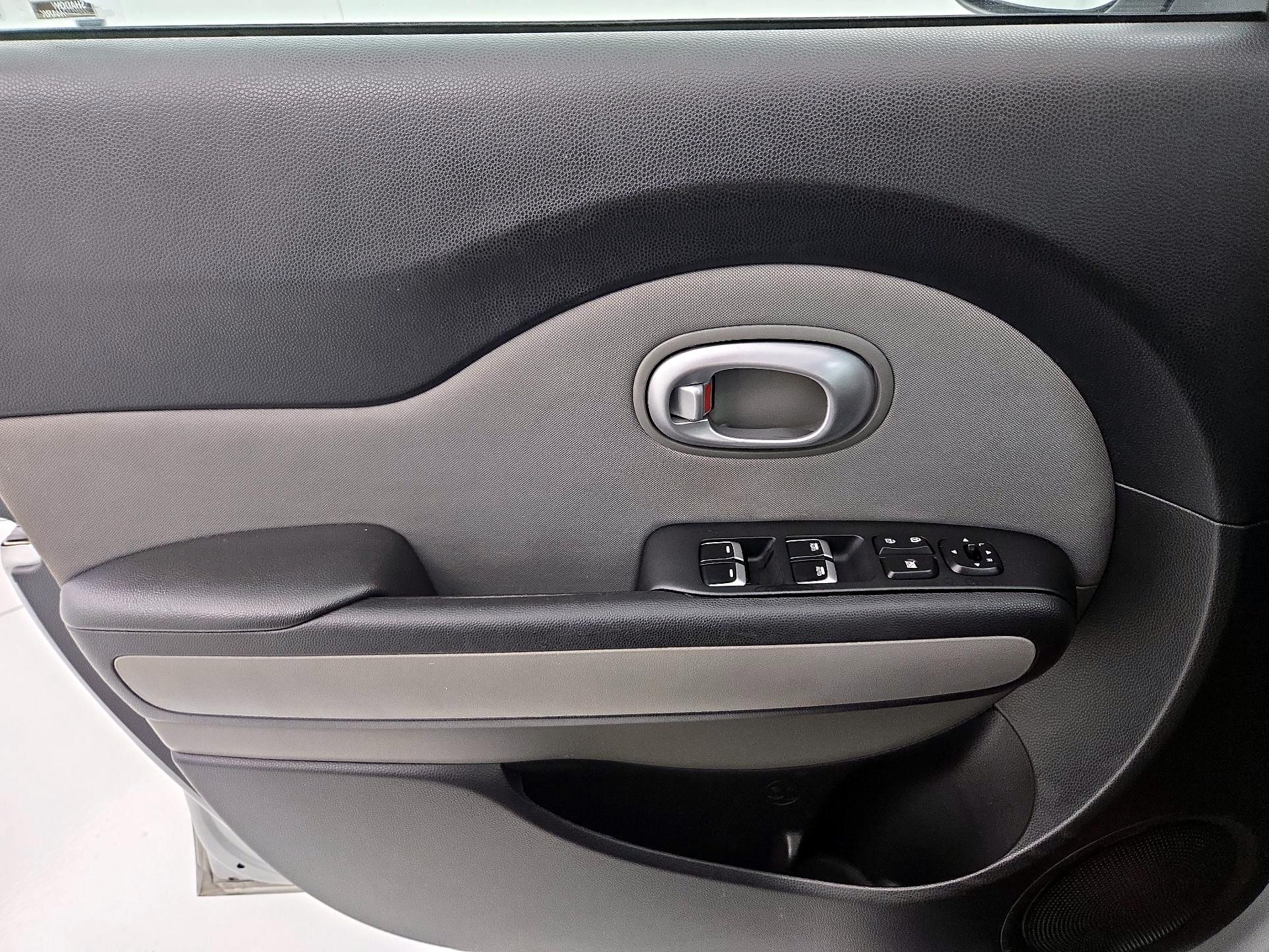 Thumbnail: 2017 Kia Soul - 12