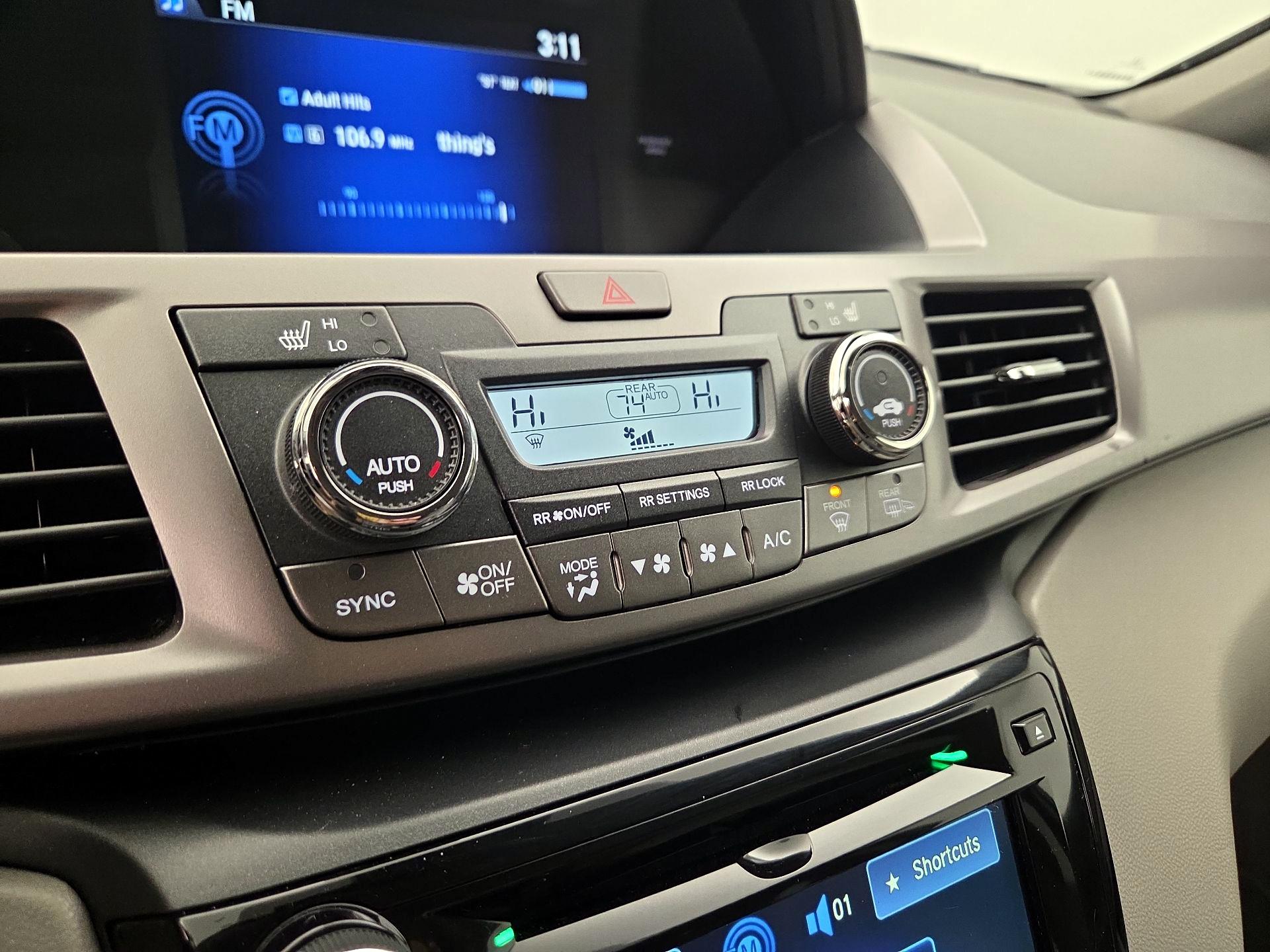 Thumbnail: 2016 Honda Odyssey - 17