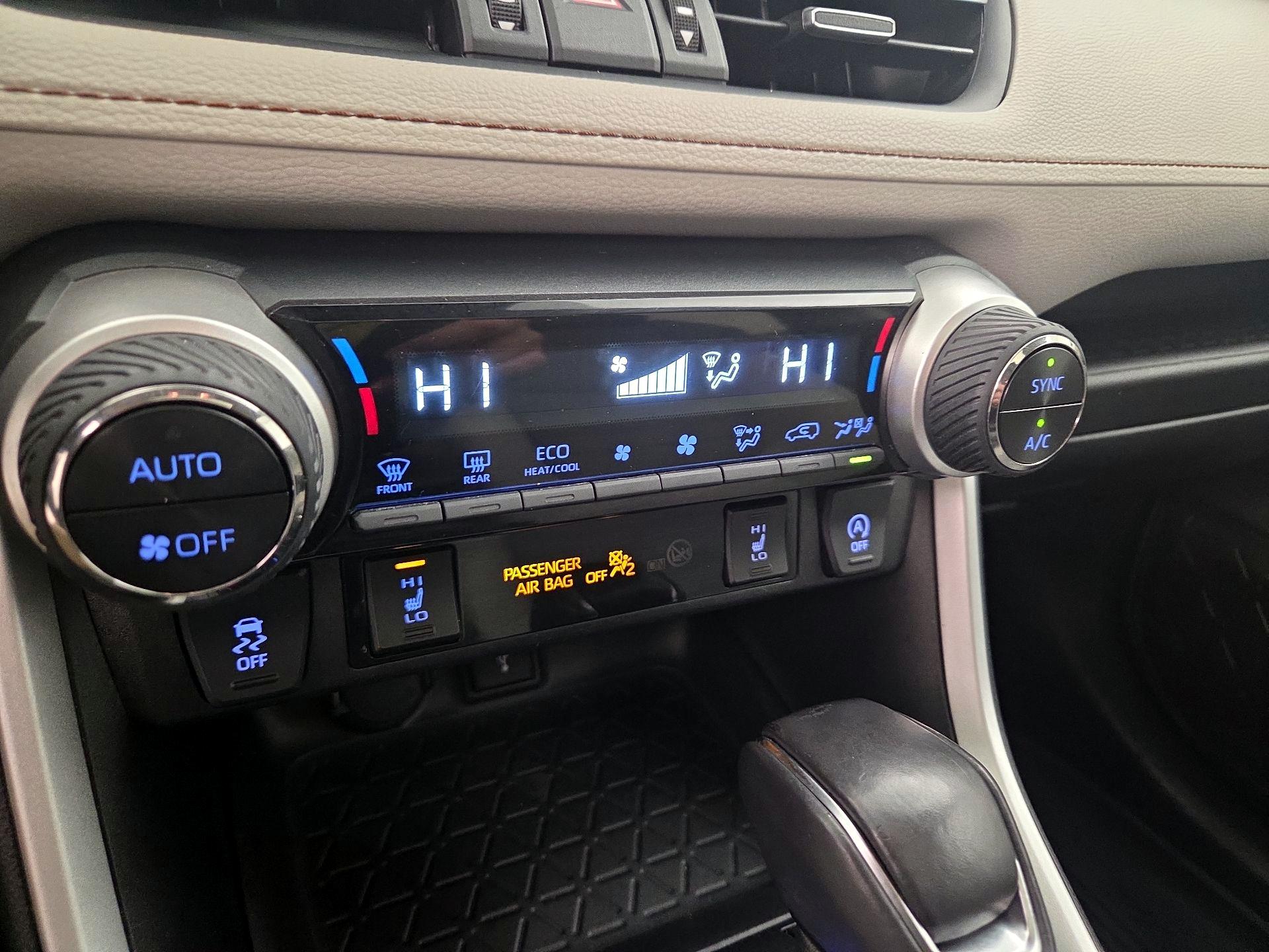 Thumbnail: 2021 Toyota RAV4 - 16