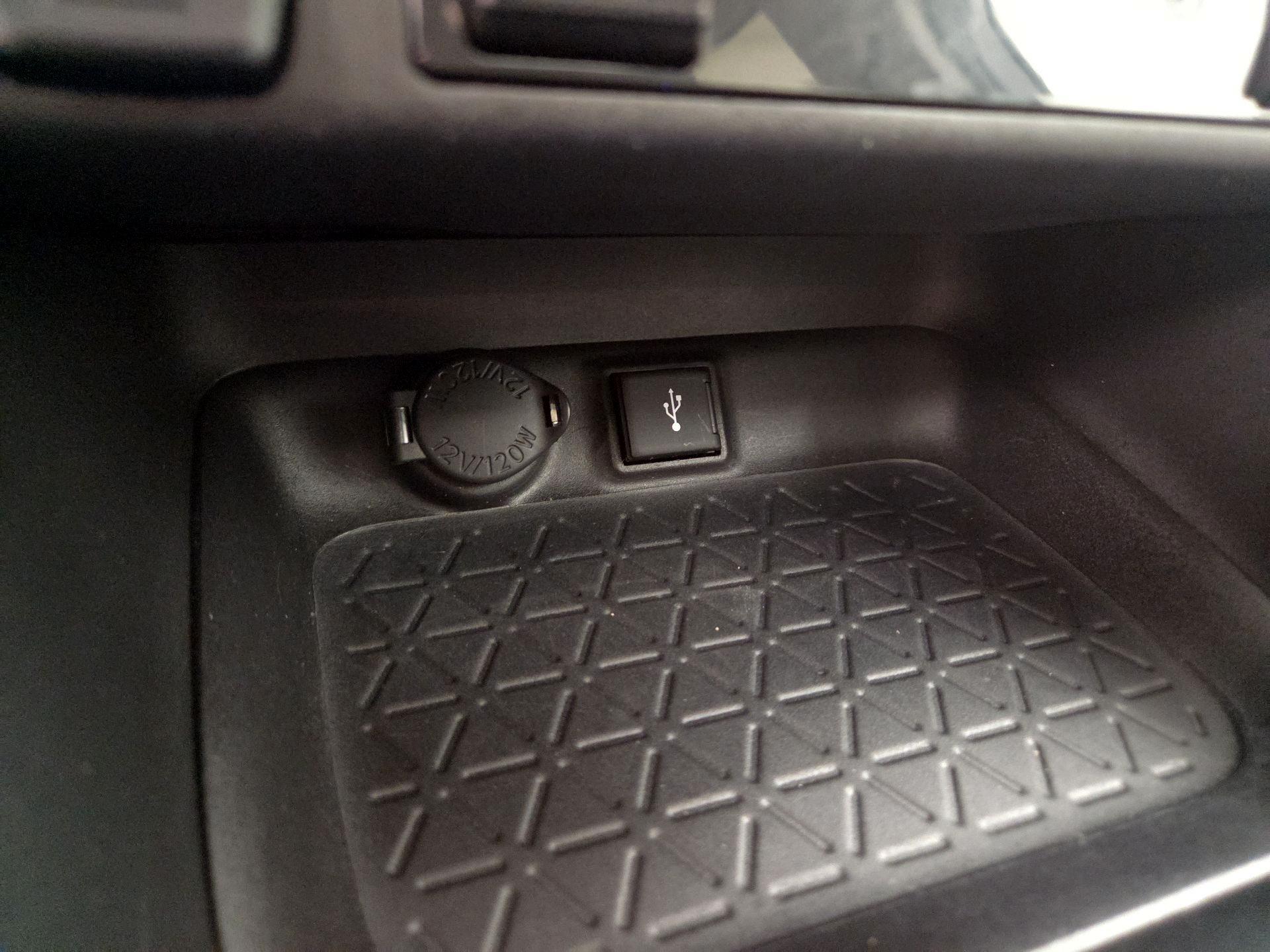 Thumbnail: 2021 Toyota RAV4 - 18