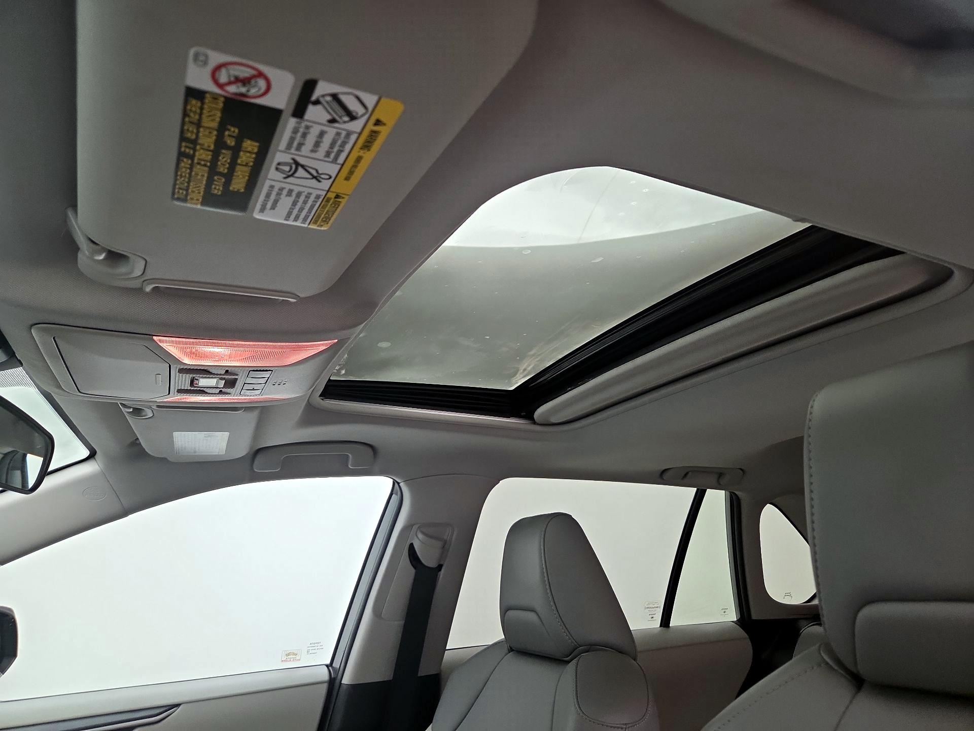 Thumbnail: 2021 Toyota RAV4 - 19