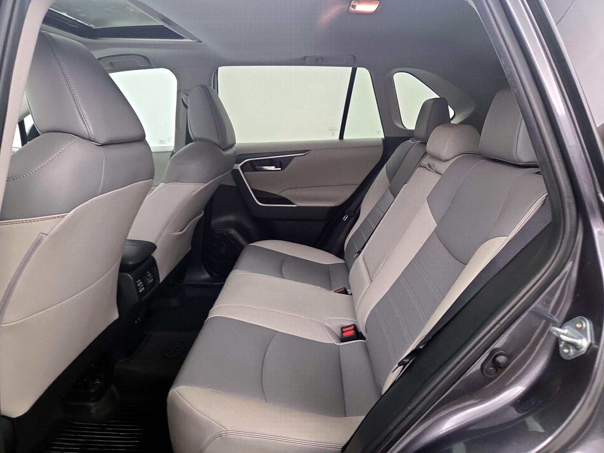 Thumbnail: 2021 Toyota RAV4 - 20