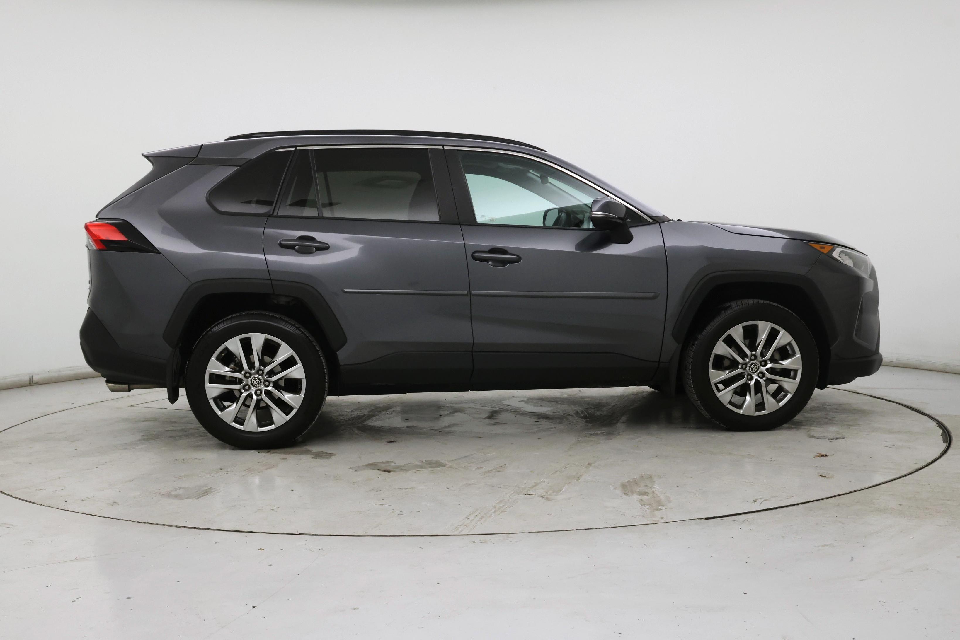 Thumbnail: 2021 Toyota RAV4 - 7