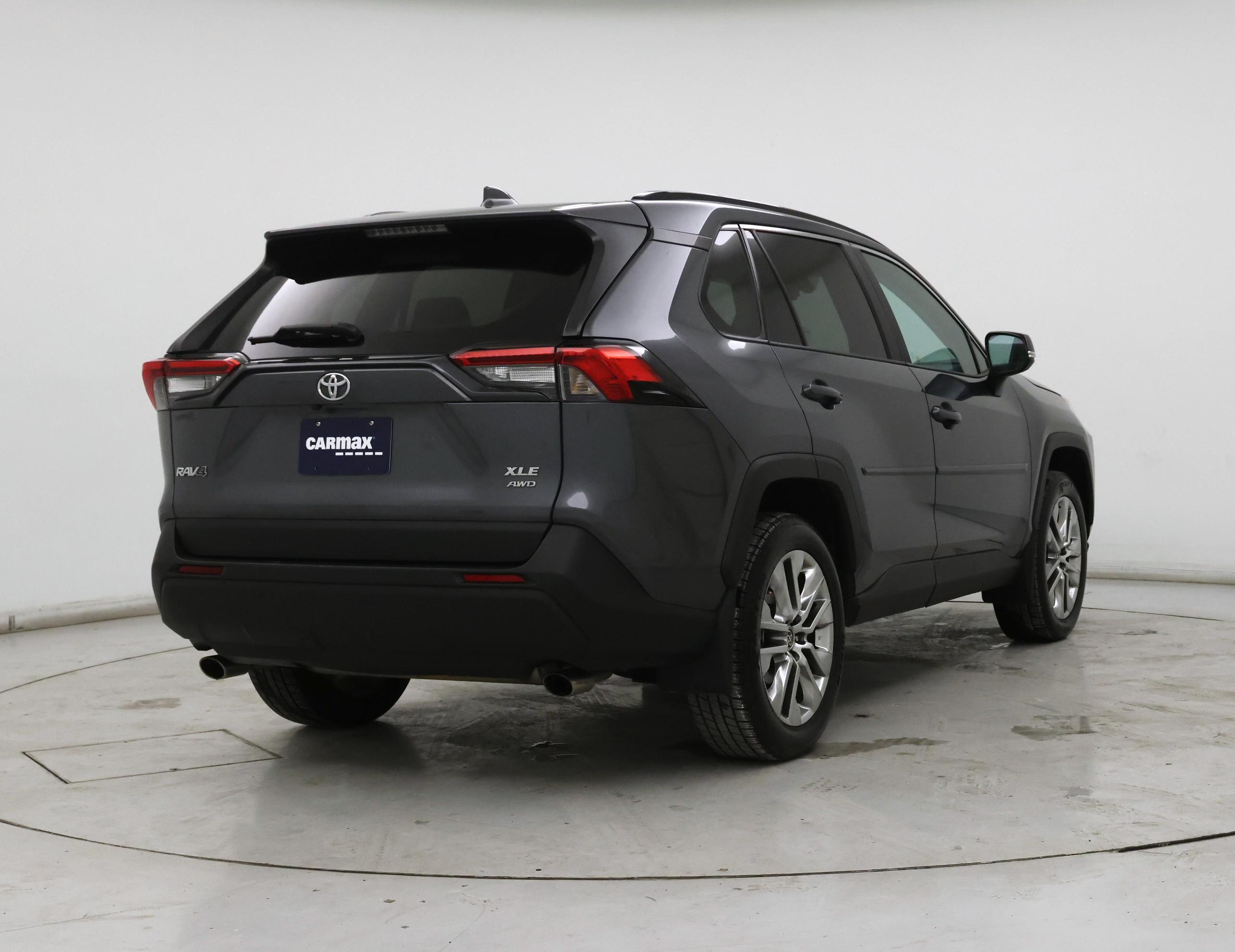 Thumbnail: 2021 Toyota RAV4 - 8