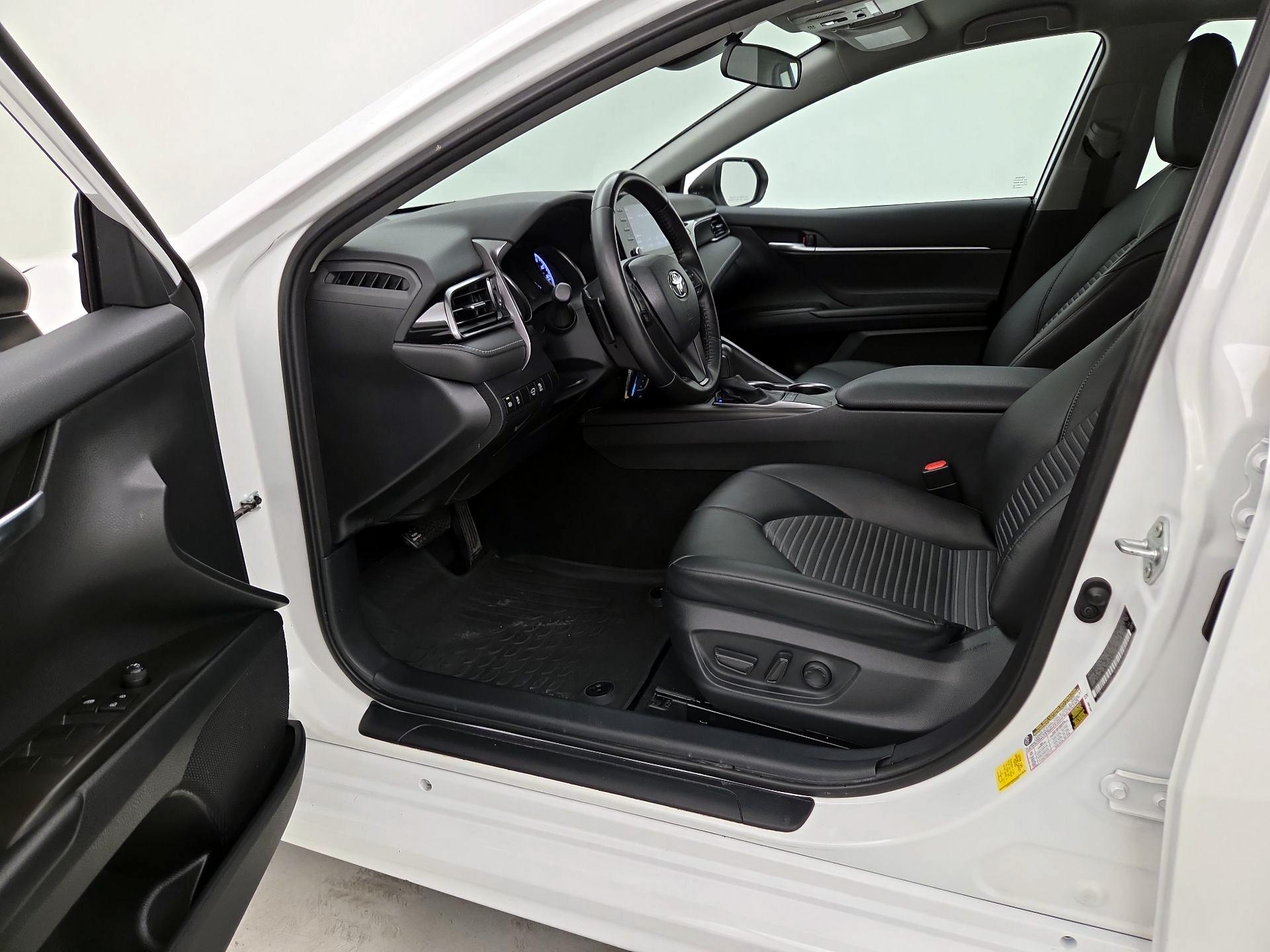 Thumbnail: 2023 Toyota Camry - 11