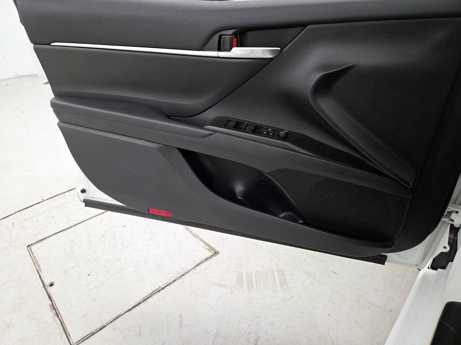 Thumbnail: 2023 Toyota Camry - 12