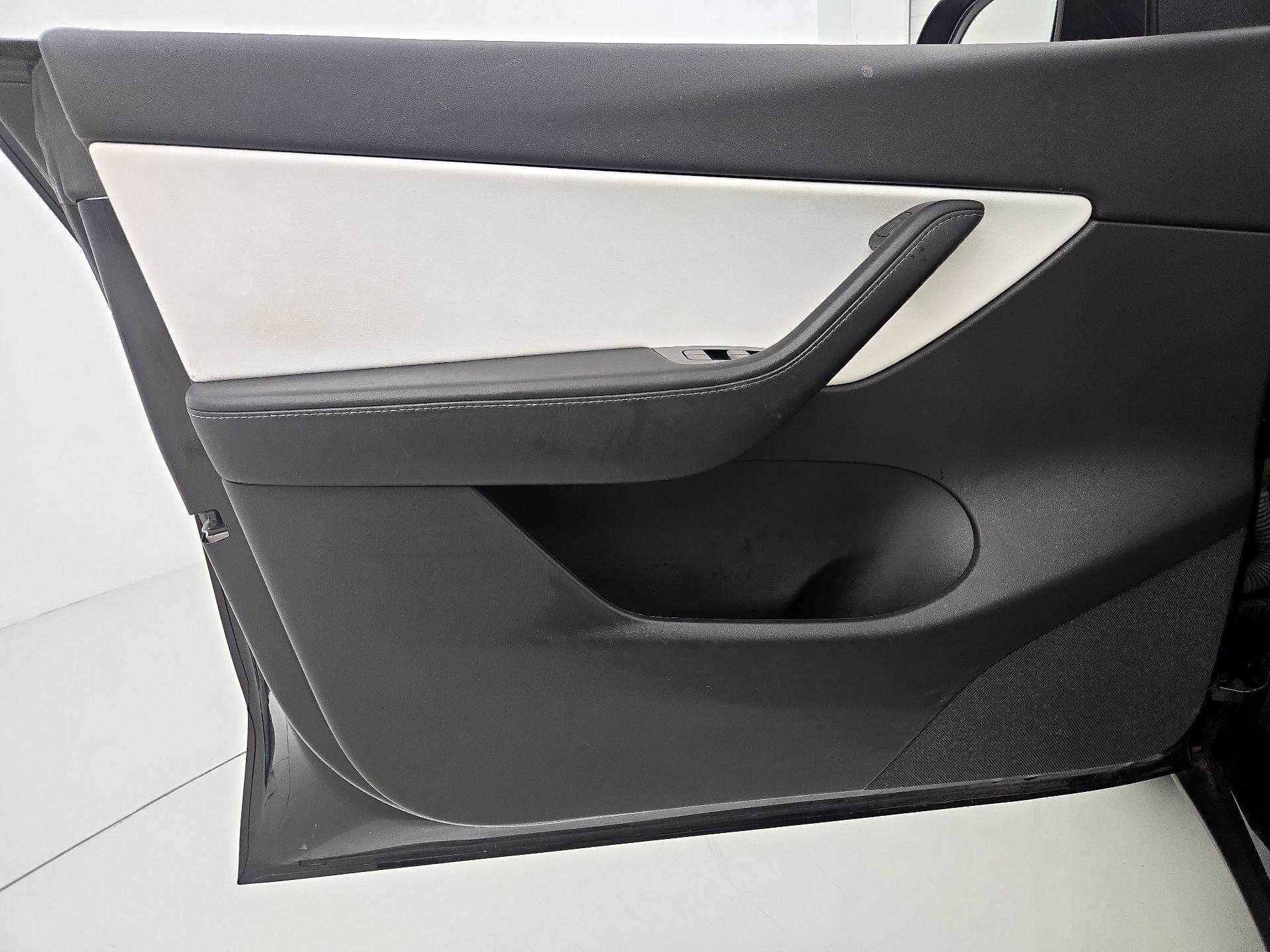 Thumbnail: 2021 Tesla Model Y - 12