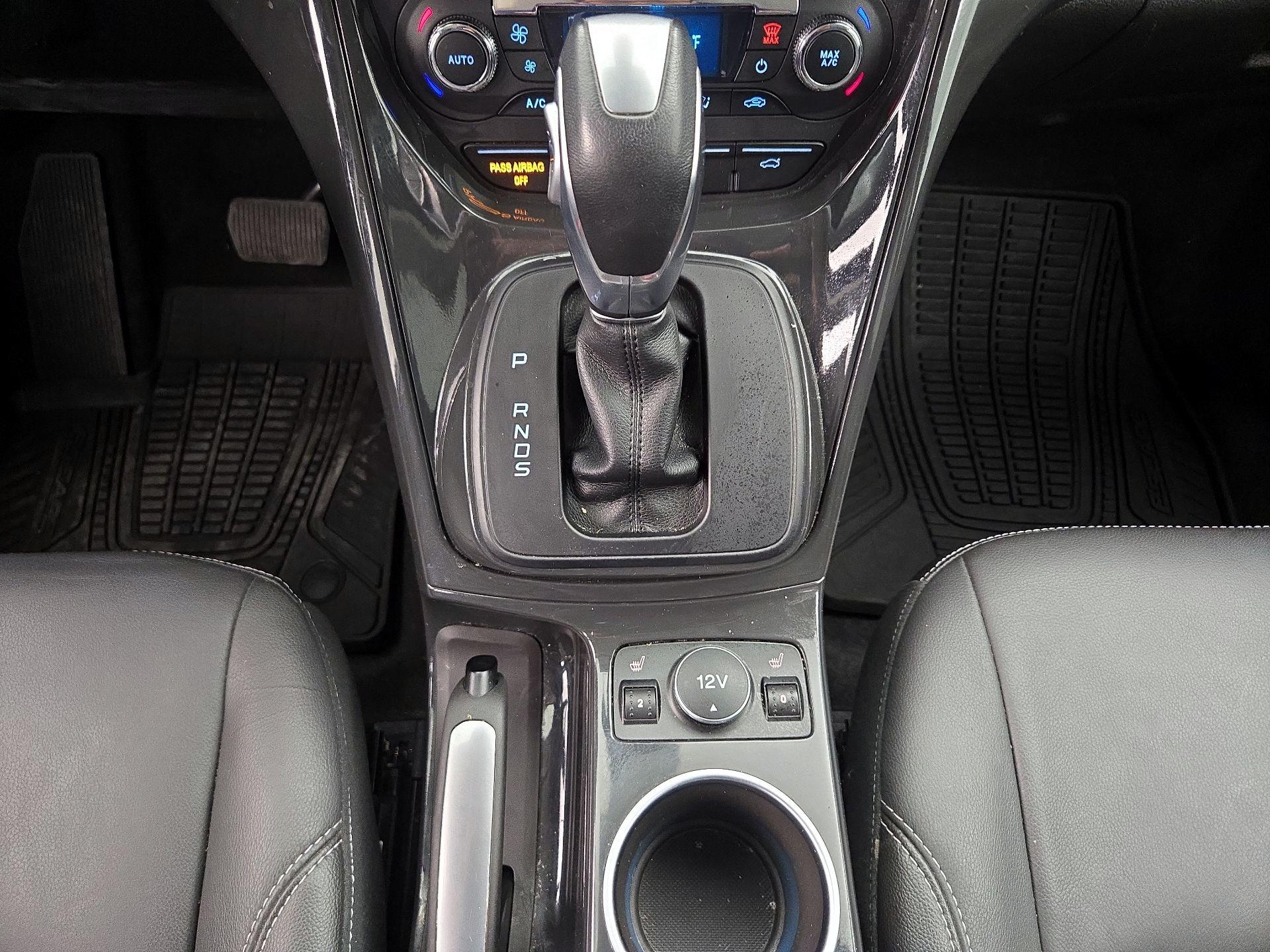 Thumbnail: 2015 Ford Escape - 18