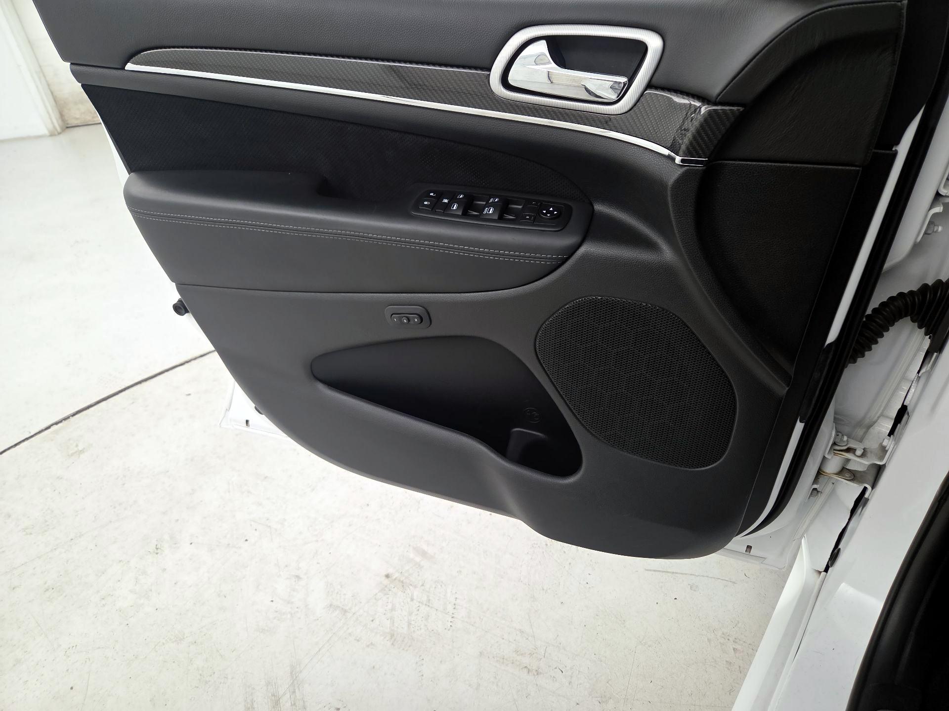 Thumbnail: 2021 Jeep Grand Cherokee - 12