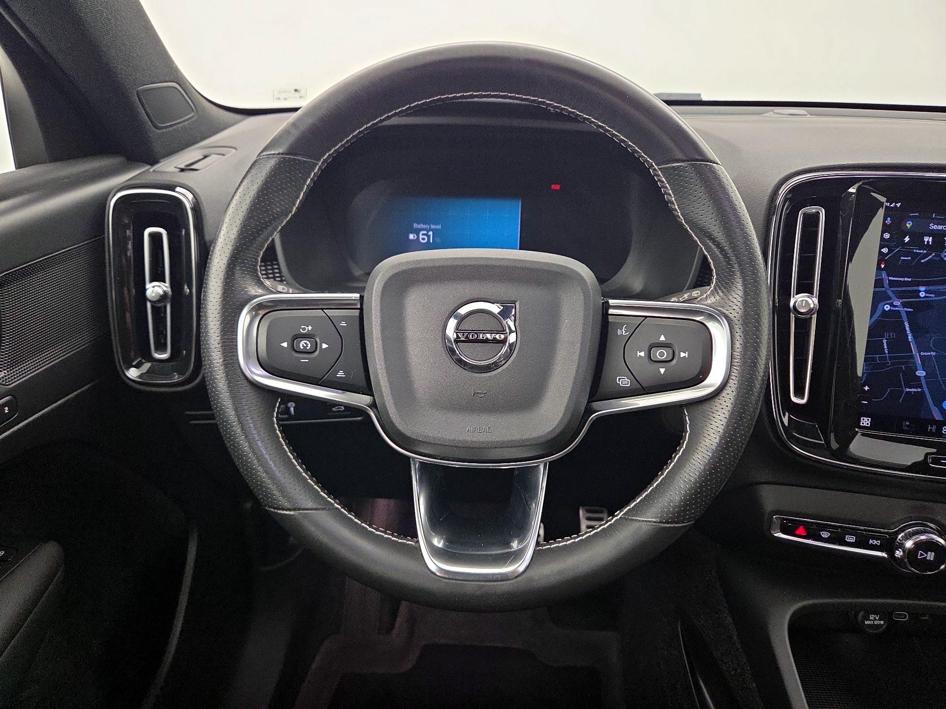 Thumbnail: 2021 Volvo XC40 - 10