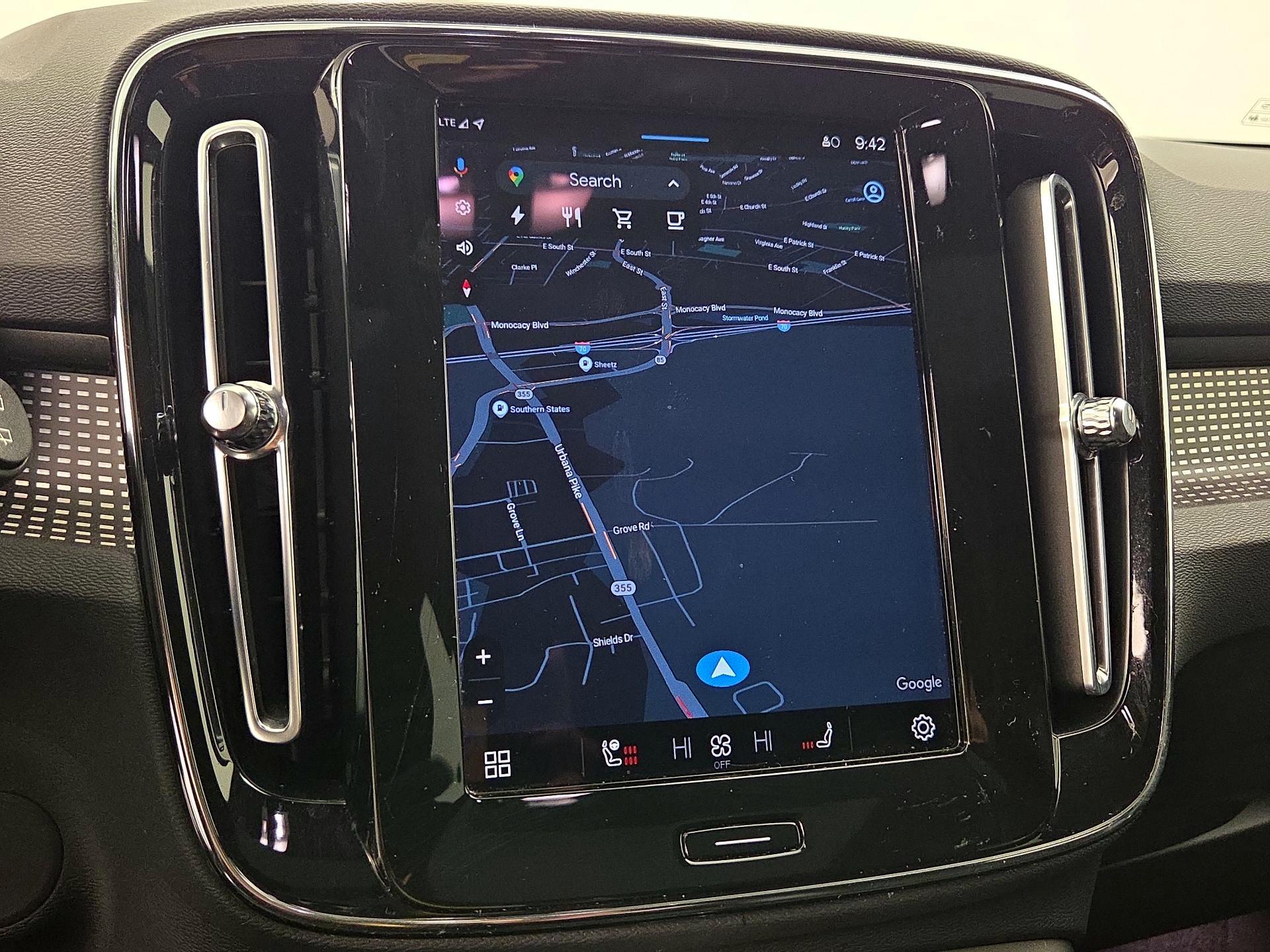 Thumbnail: 2021 Volvo XC40 - 14