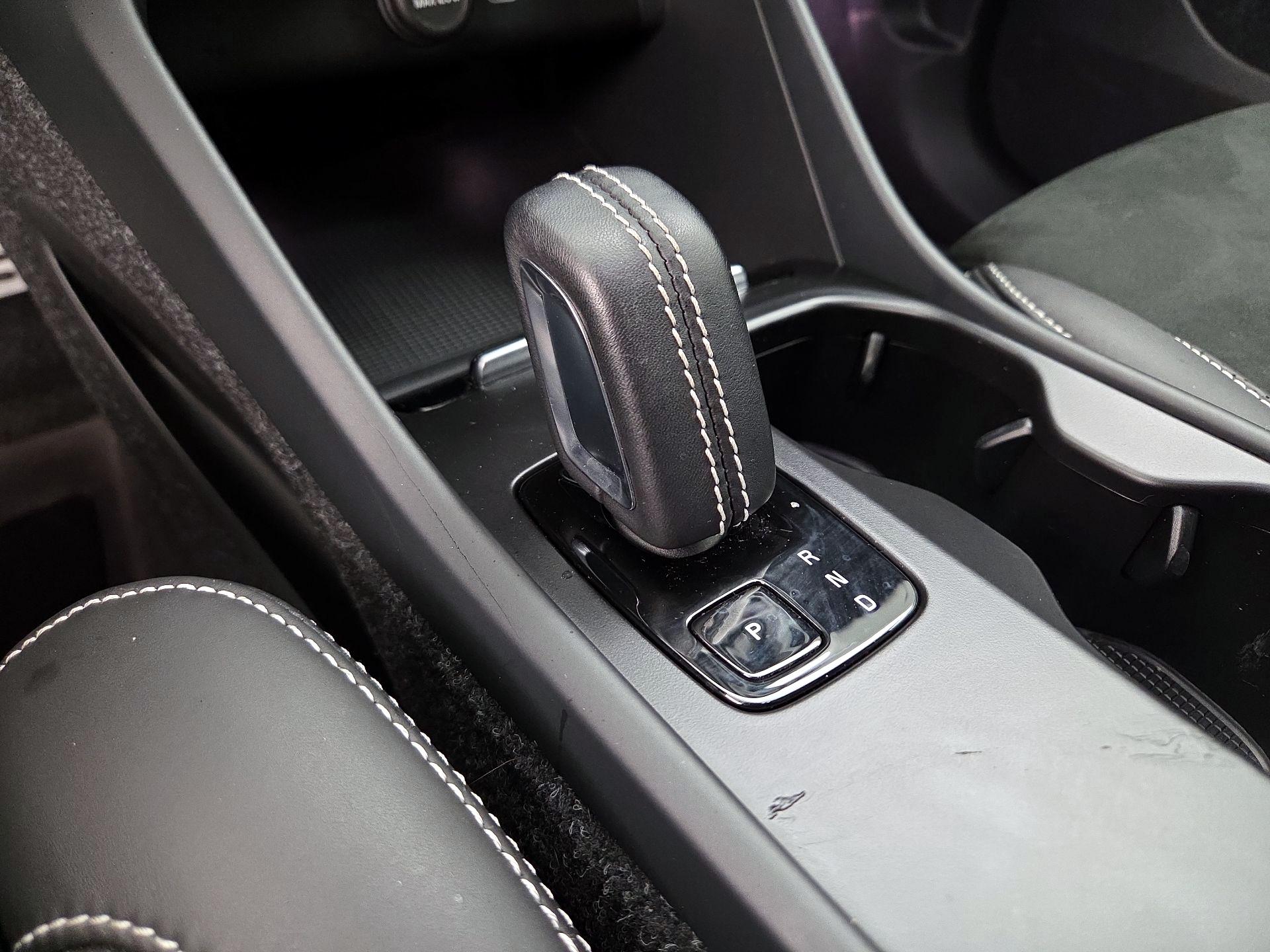 Thumbnail: 2021 Volvo XC40 - 18