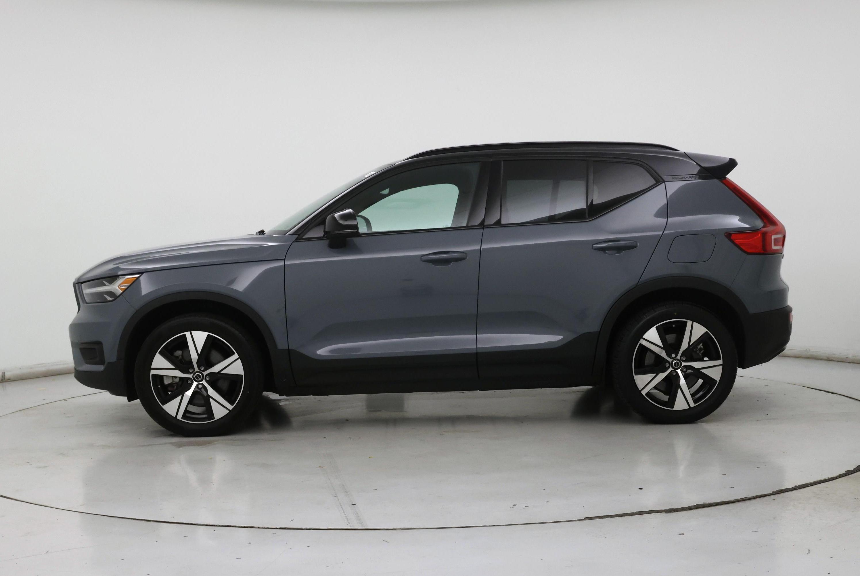 Thumbnail: 2021 Volvo XC40 - 3