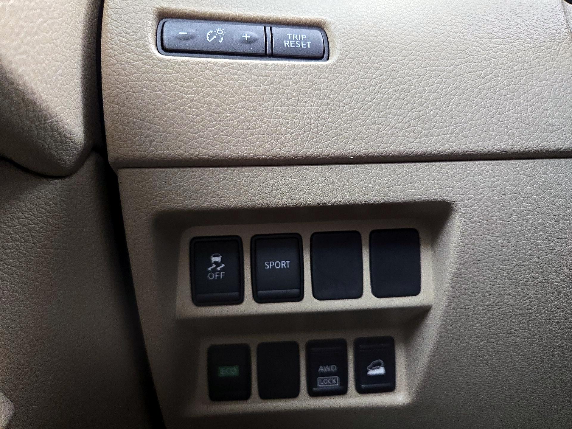 Thumbnail: 2016 Nissan Rogue - 13