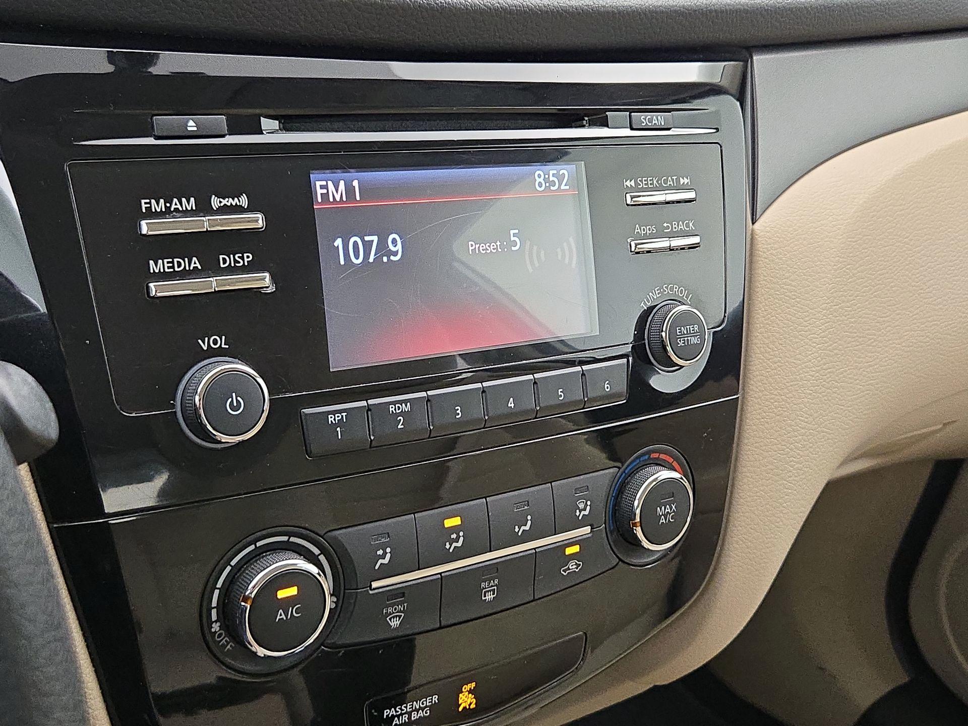 Thumbnail: 2016 Nissan Rogue - 15