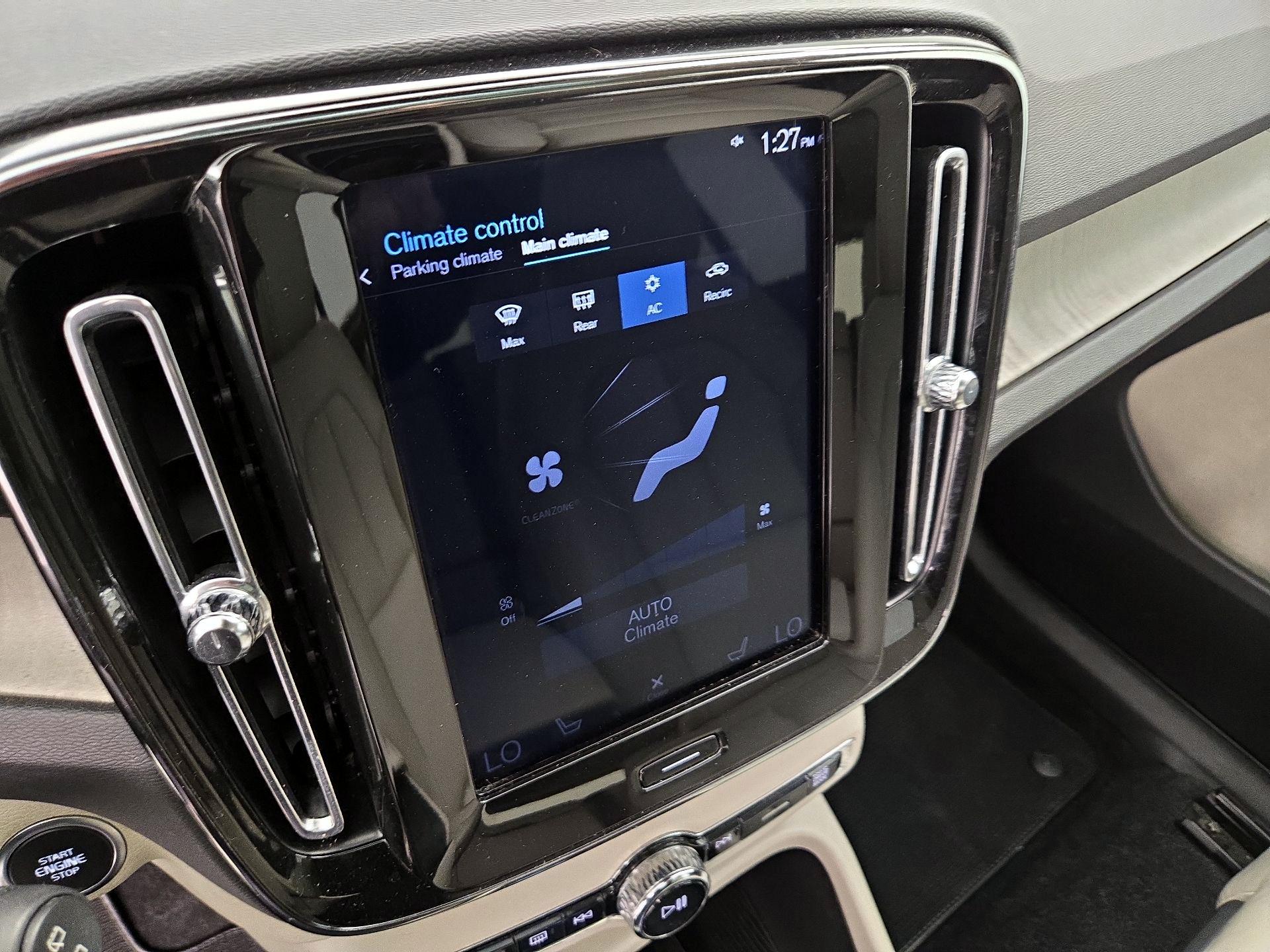 Thumbnail: 2019 Volvo XC40 - 17