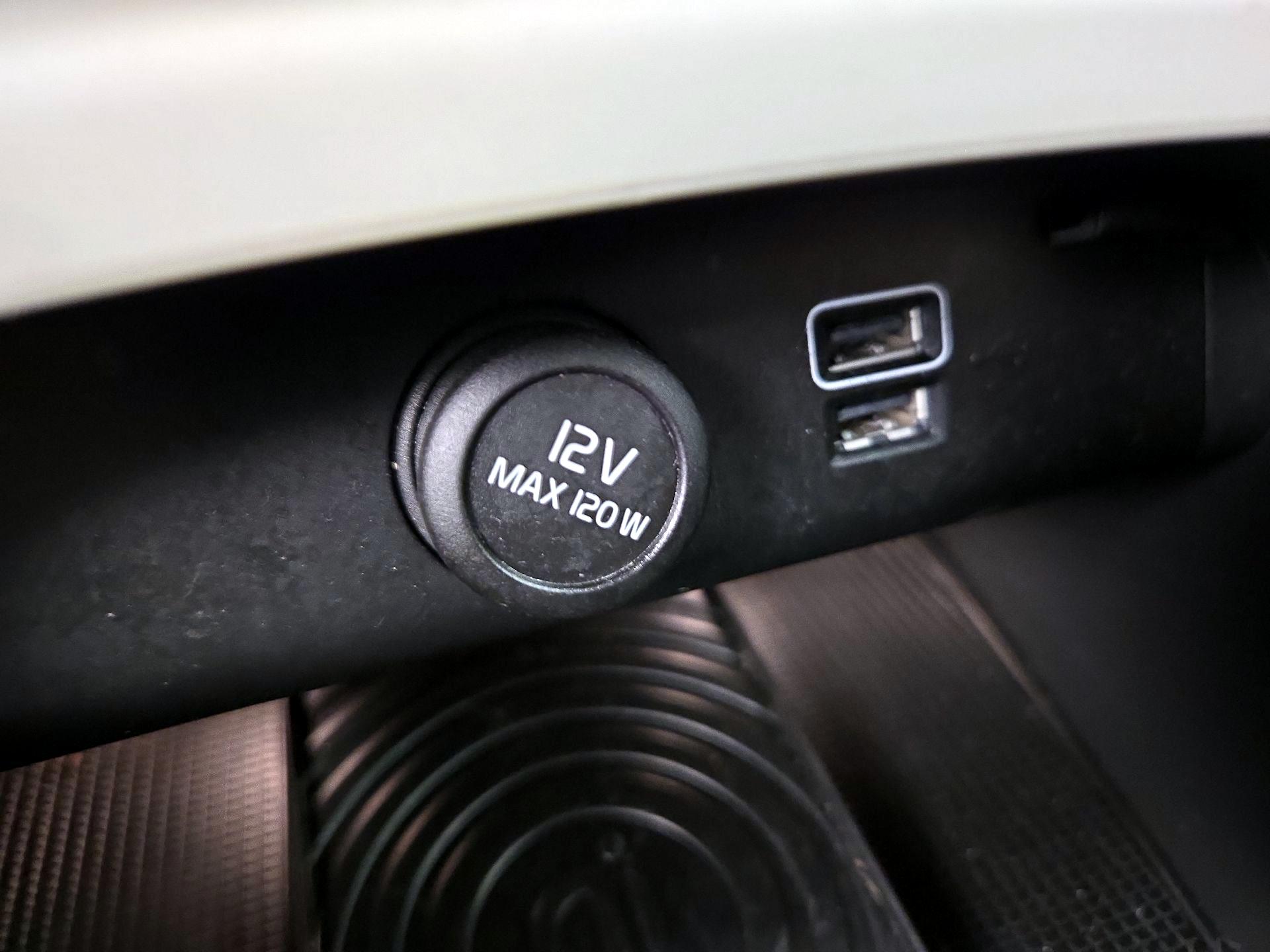 Thumbnail: 2019 Volvo XC40 - 19